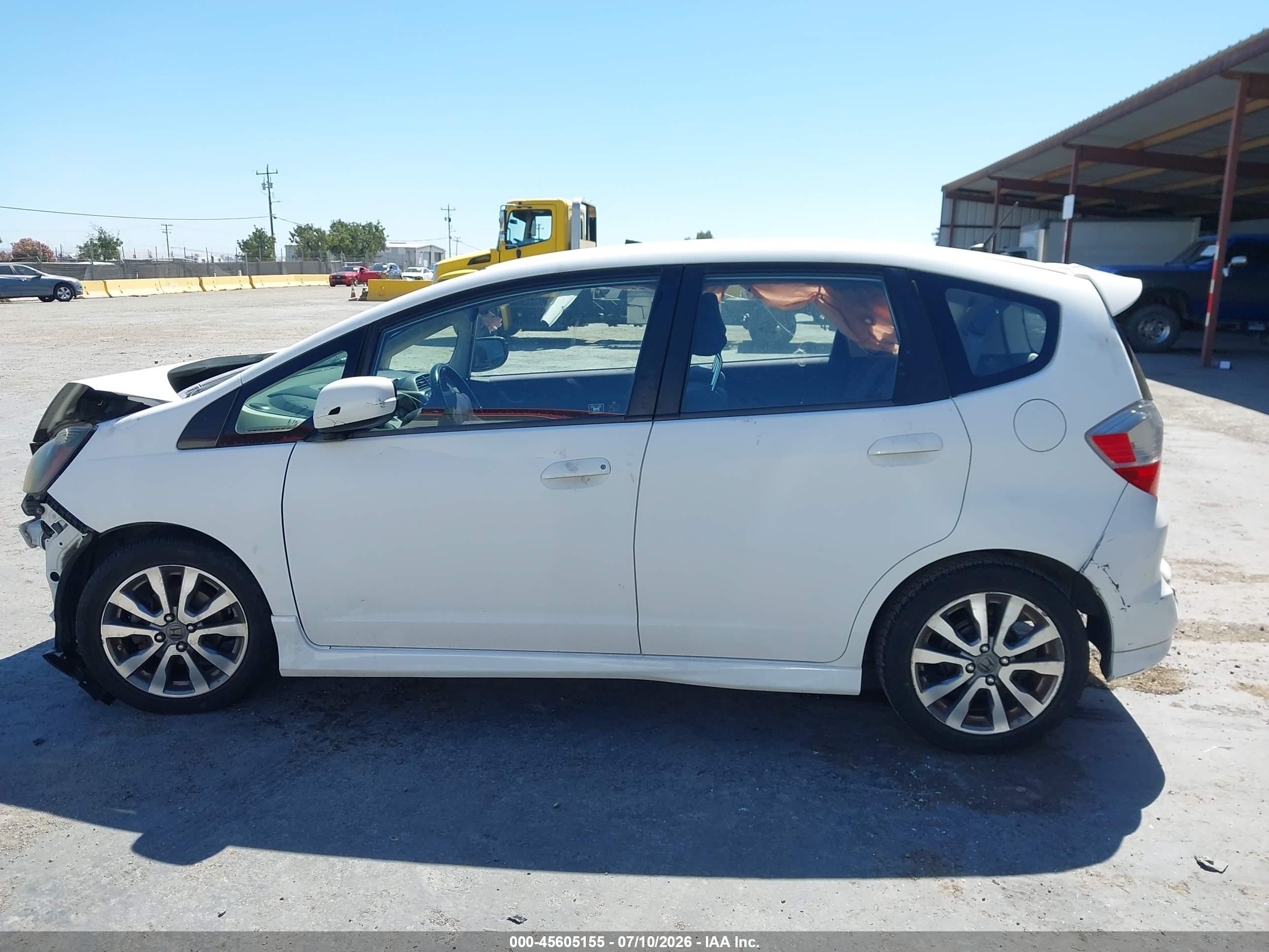 2012 Honda Fit Sport Белый vin: JHMGE8H56CC007468