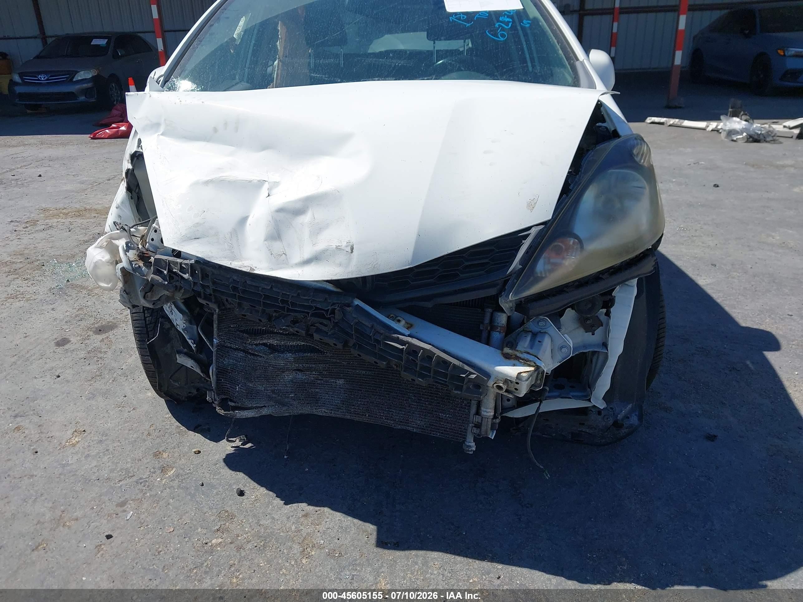 2012 Honda Fit Sport Белый vin: JHMGE8H56CC007468