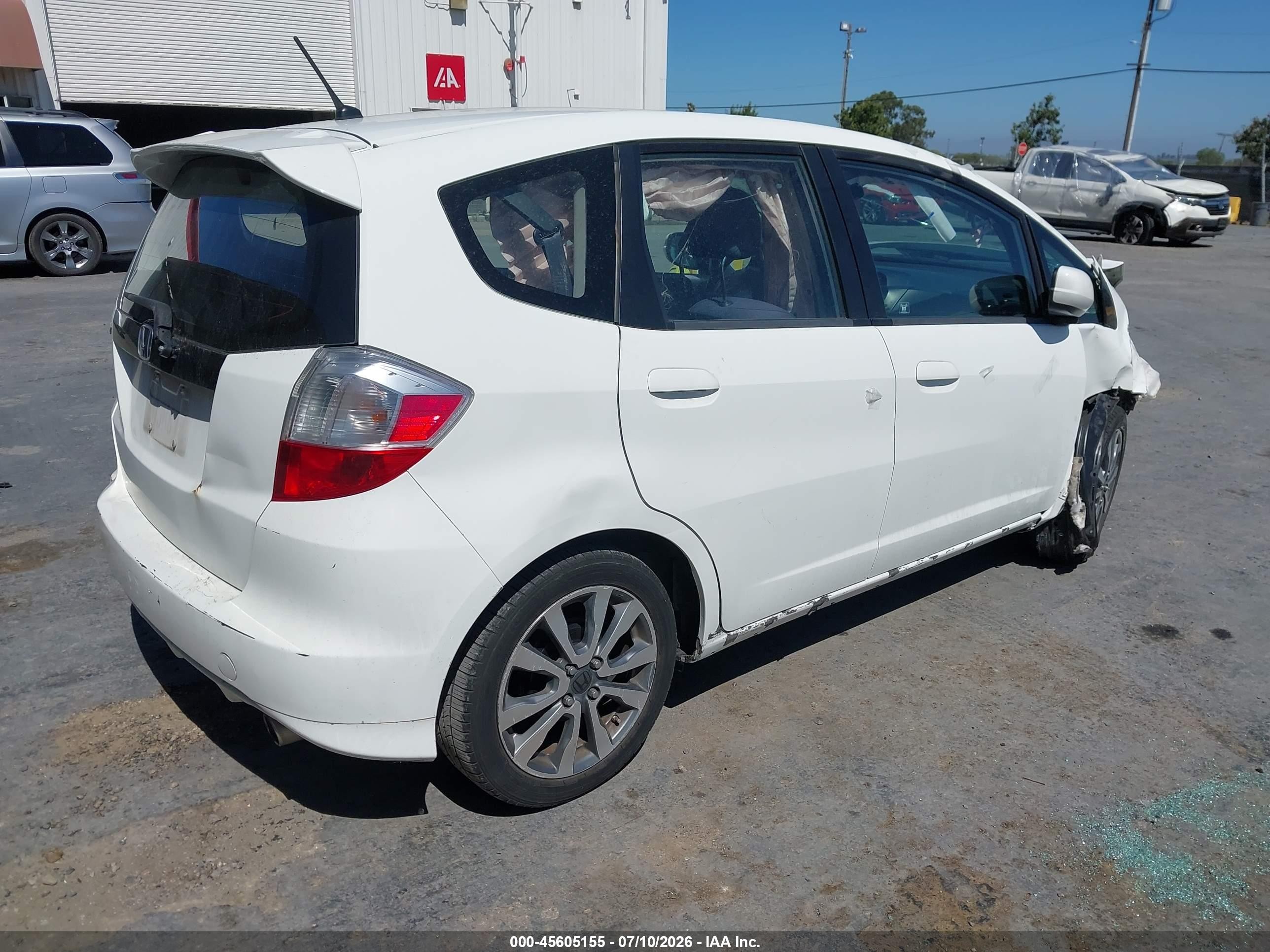 2012 Honda Fit Sport Белый vin: JHMGE8H56CC007468