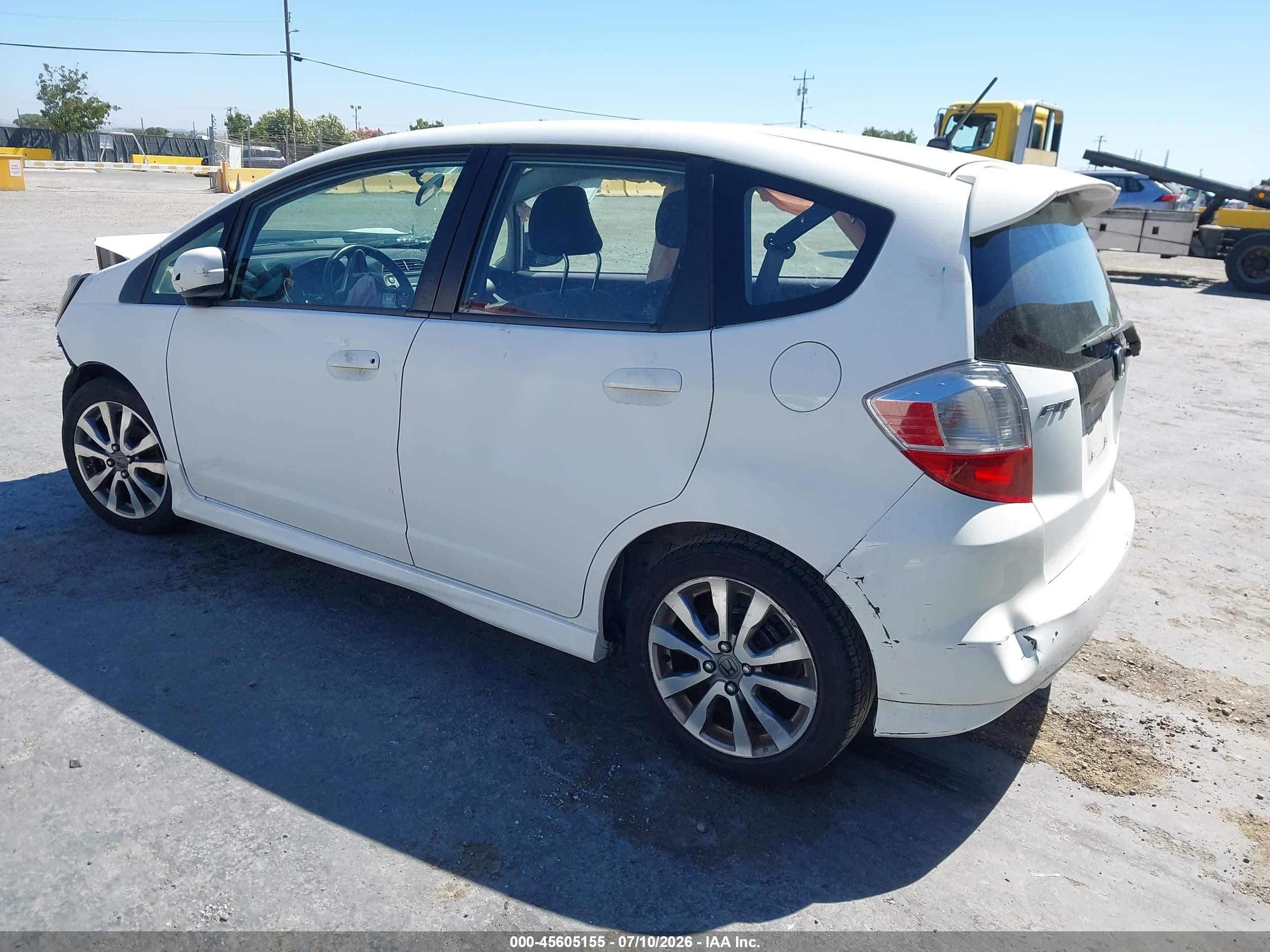 2012 Honda Fit Sport Белый vin: JHMGE8H56CC007468