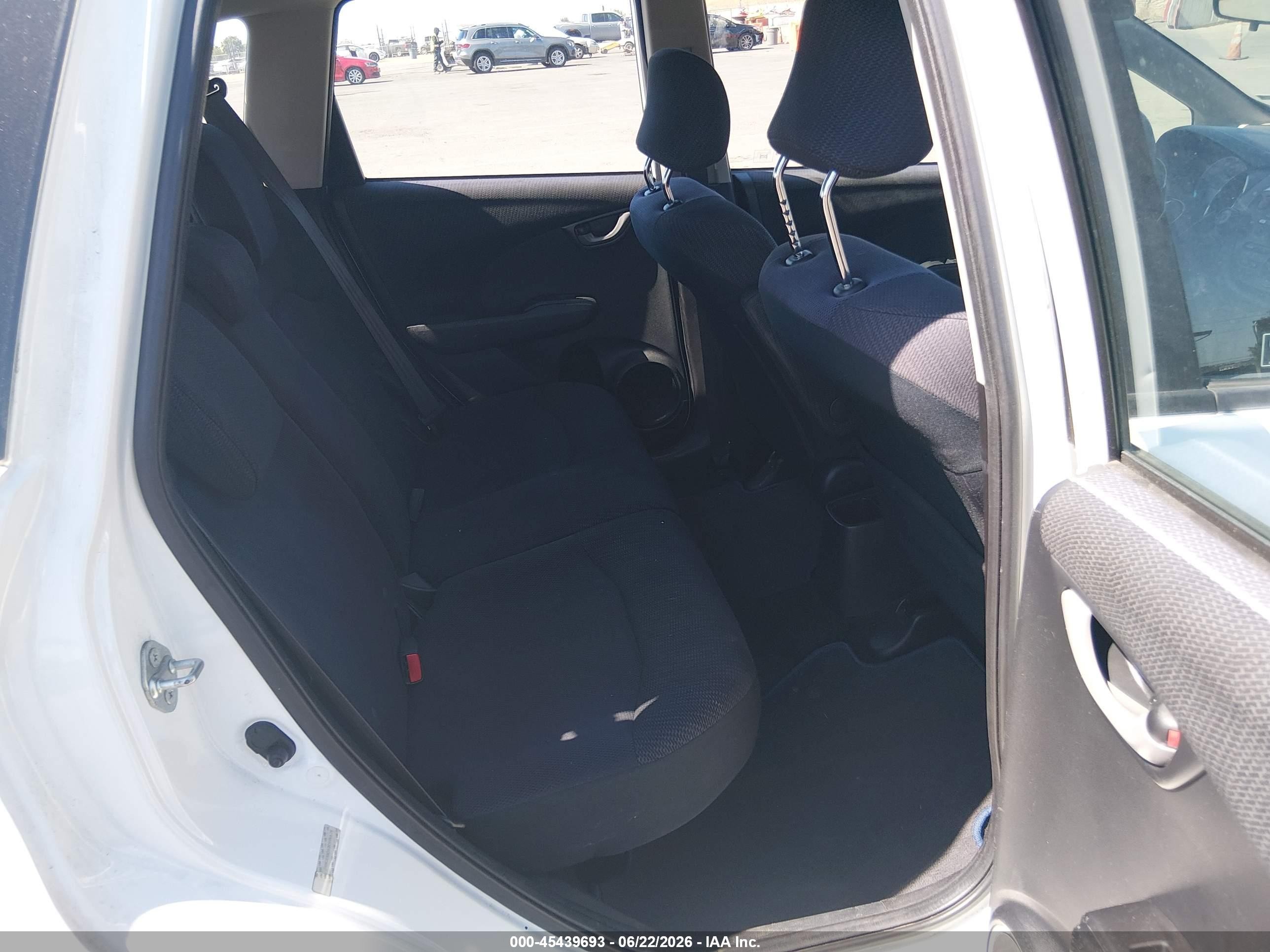 2013 Honda Fit Sport White vin: JHMGE8H56DC006628