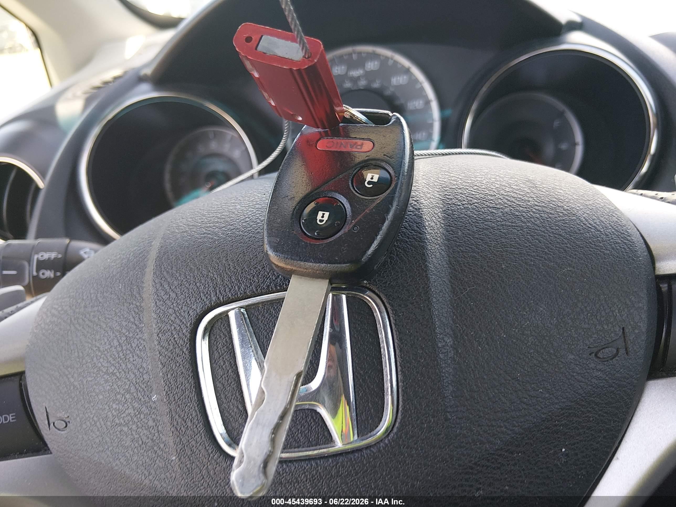 2013 Honda Fit Sport White vin: JHMGE8H56DC006628