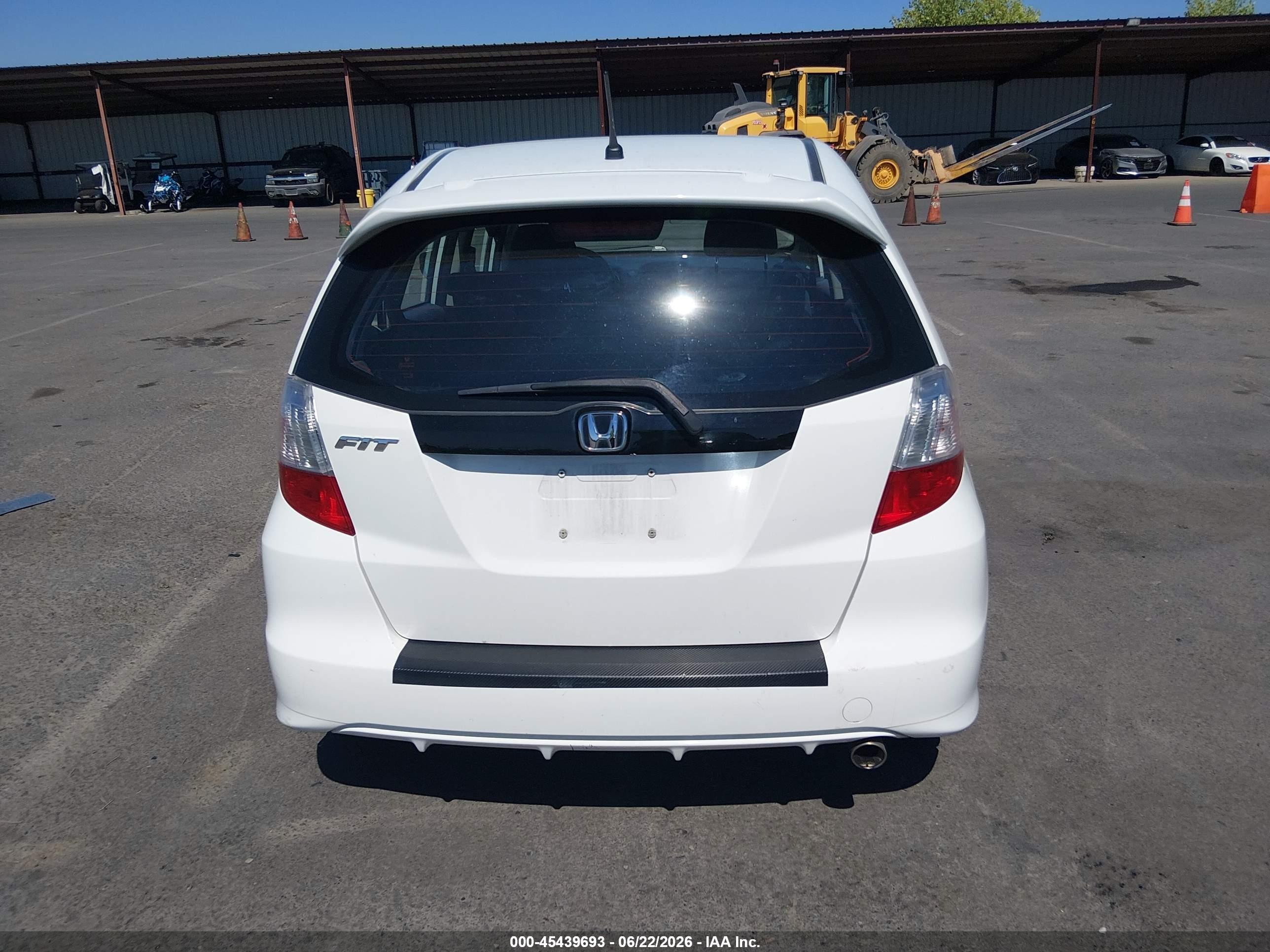 2013 Honda Fit Sport White vin: JHMGE8H56DC006628