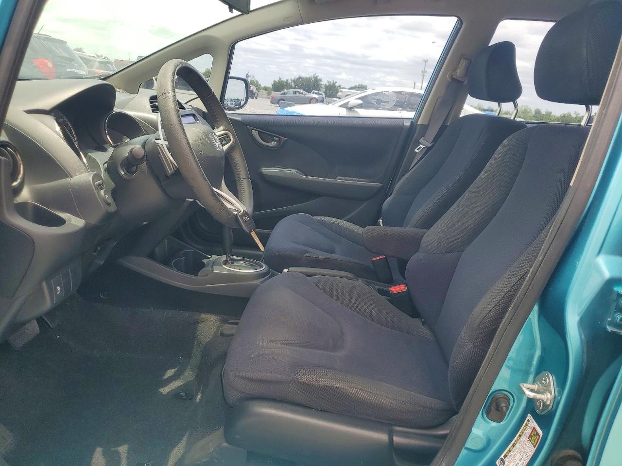 2013 Honda Fit Sport Turquoise vin: JHMGE8H56DC006998