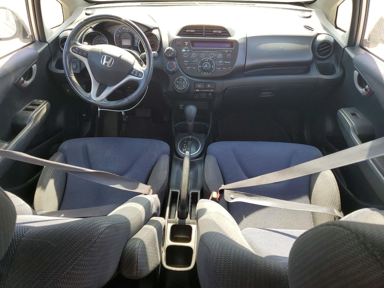 2013 Honda Fit Sport Silver vin: JHMGE8H56DC013109