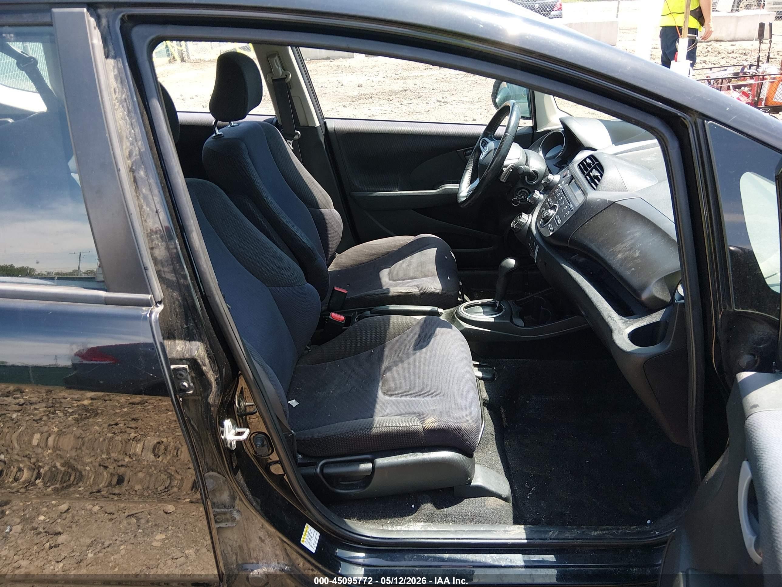 2013 Honda Fit Sport Black vin: JHMGE8H56DC040942