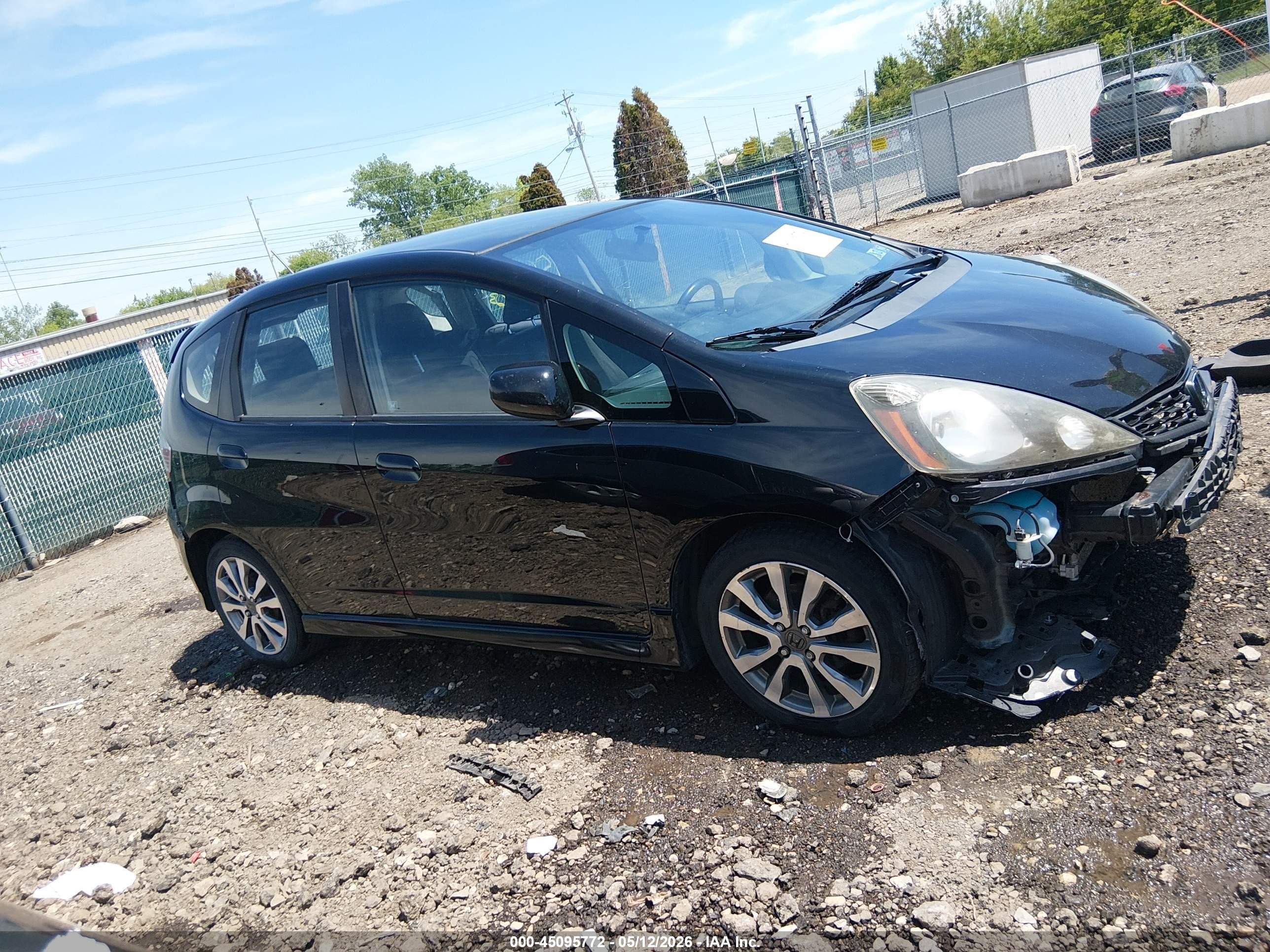 2013 Honda Fit Sport Black vin: JHMGE8H56DC040942