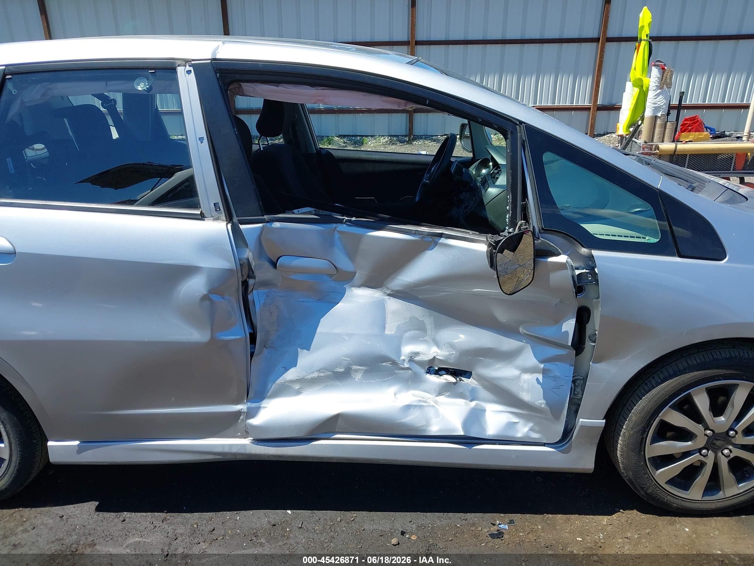 2013 Honda Fit Sport Silver vin: JHMGE8H56DC058907