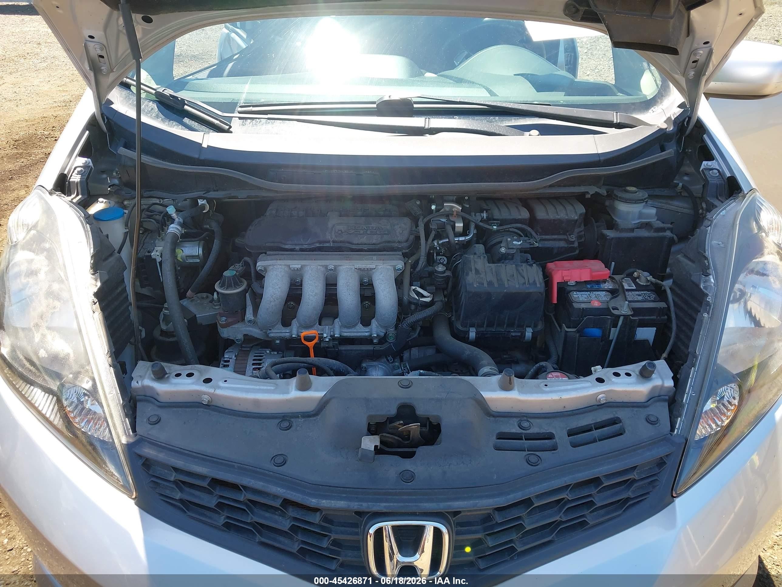 2013 Honda Fit Sport Silver vin: JHMGE8H56DC058907
