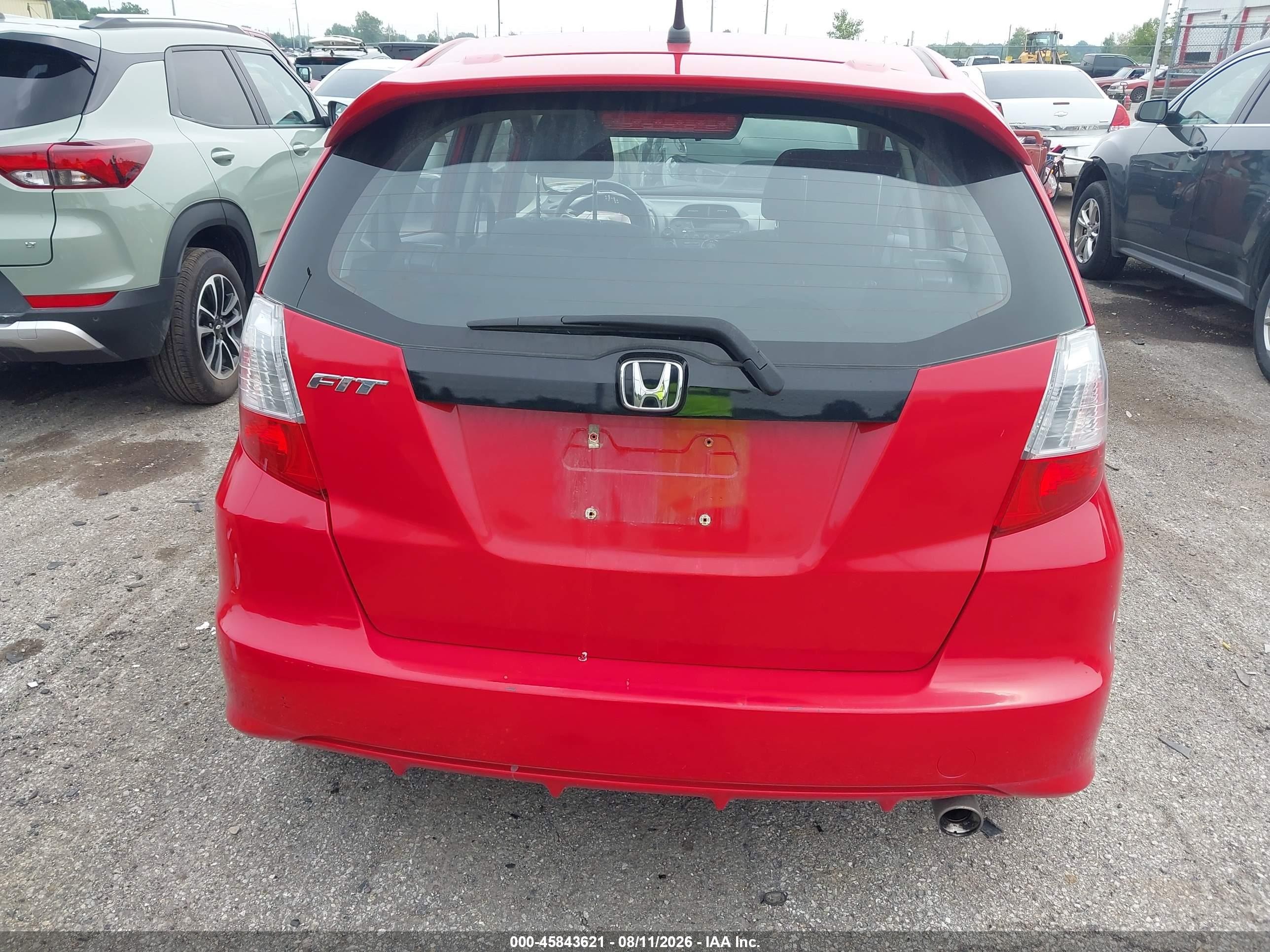 2013 Honda Fit Sport Red vin: JHMGE8H56DC073875