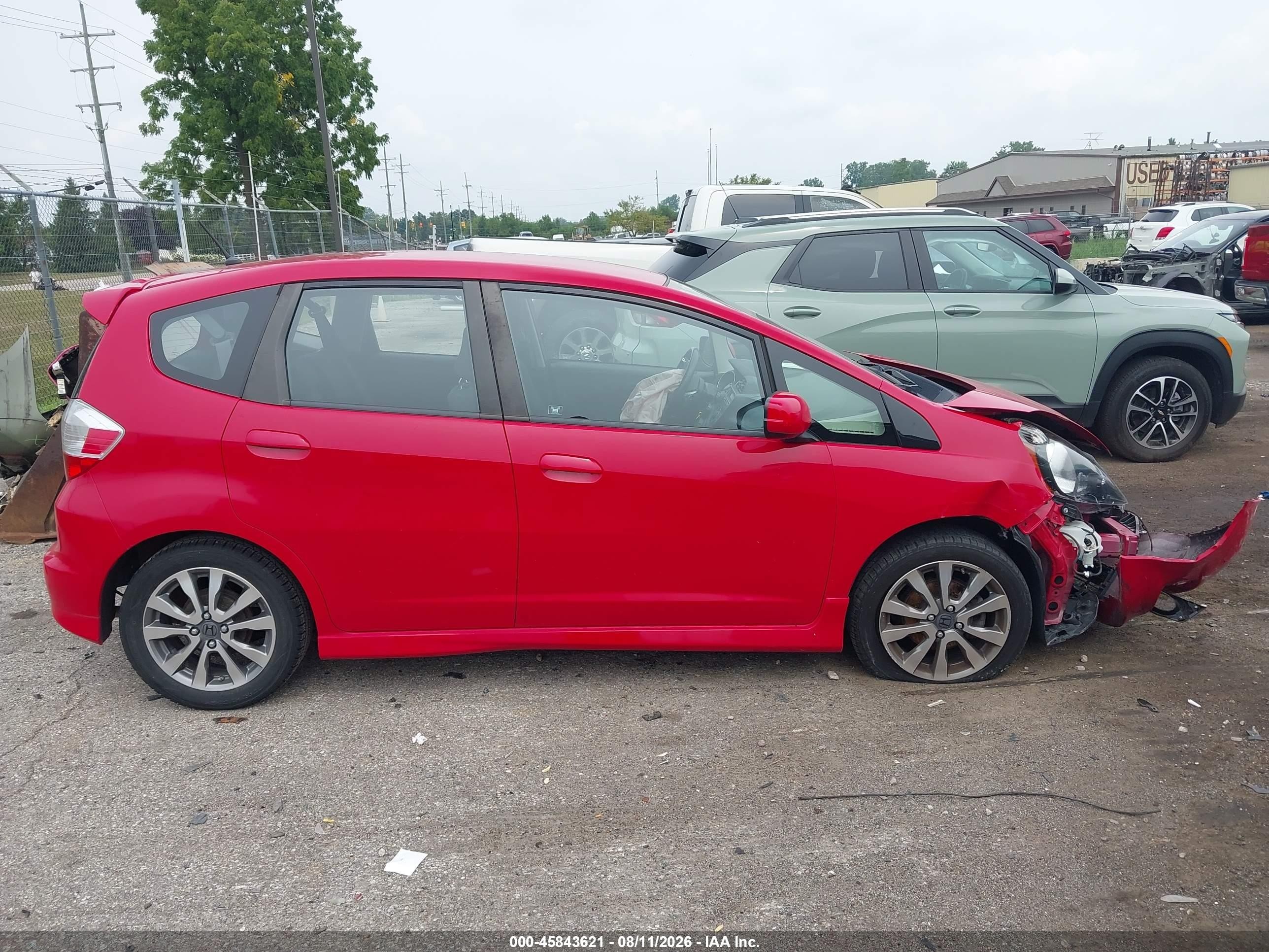 2013 Honda Fit Sport Red vin: JHMGE8H56DC073875
