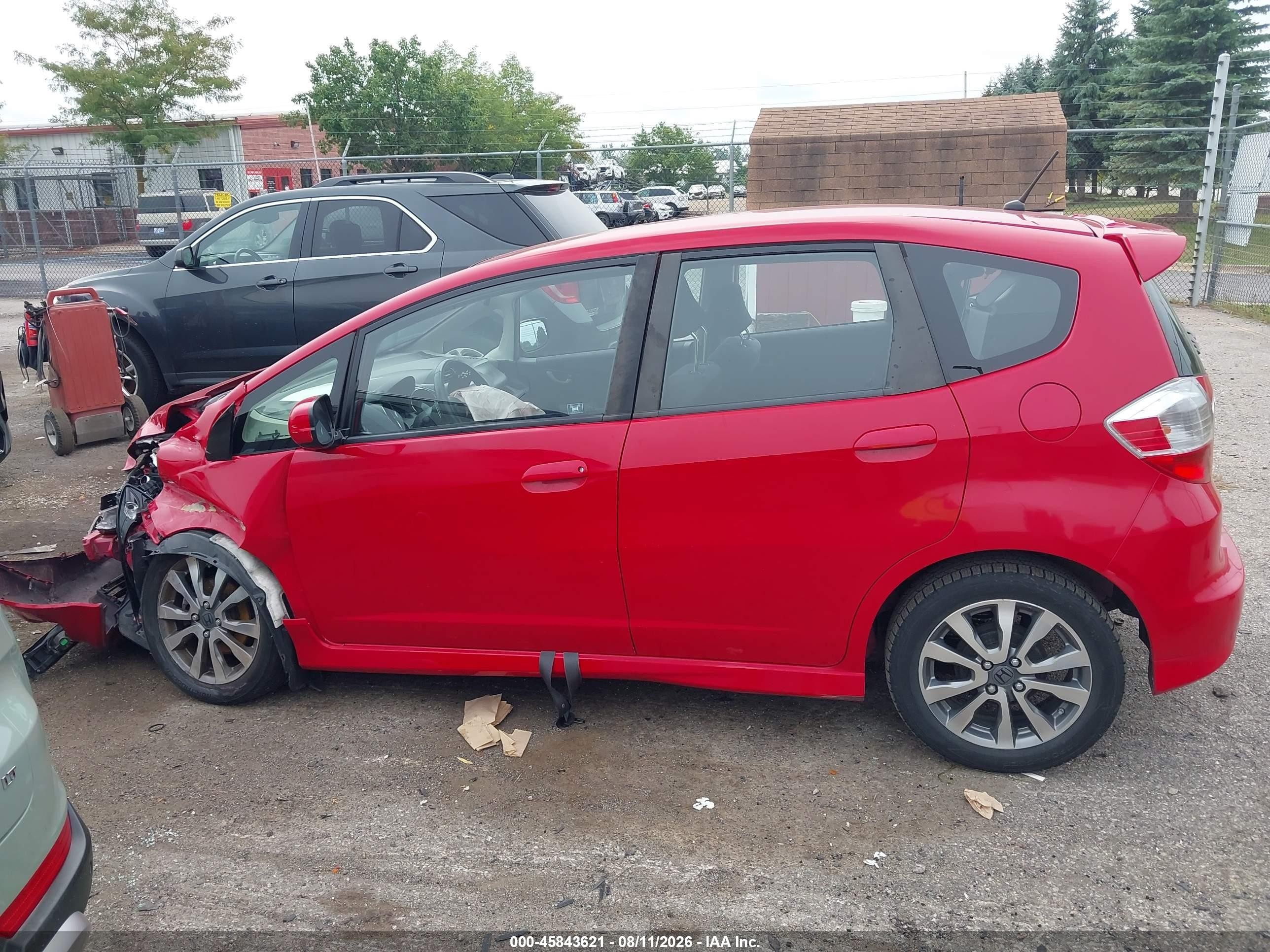 2013 Honda Fit Sport Red vin: JHMGE8H56DC073875