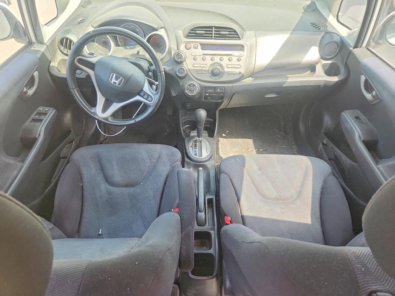 2011 Honda Fit Sport White vin: JHMGE8H57BC001838