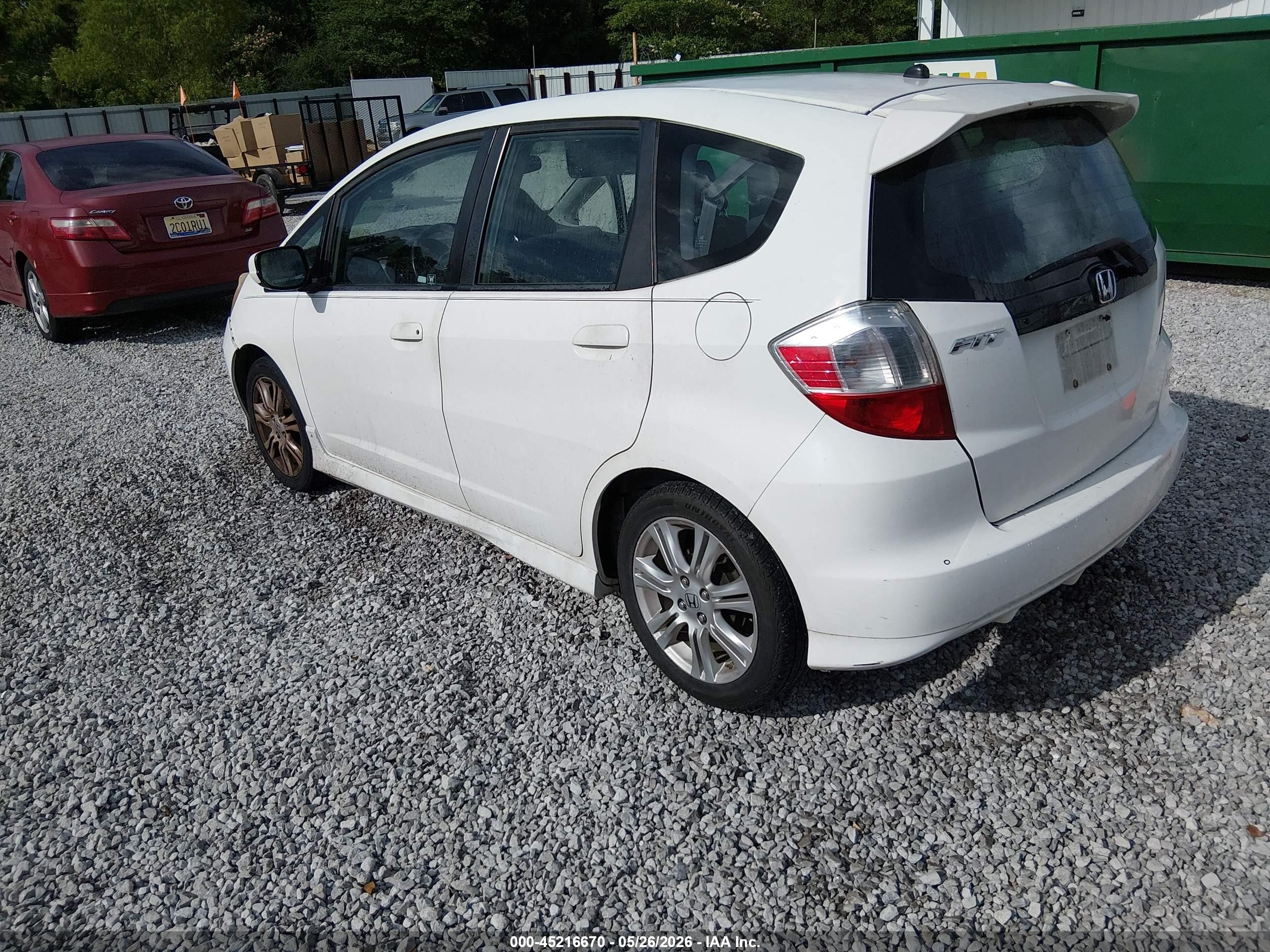 2011 Honda Fit Sport White vin: JHMGE8H57BC002004