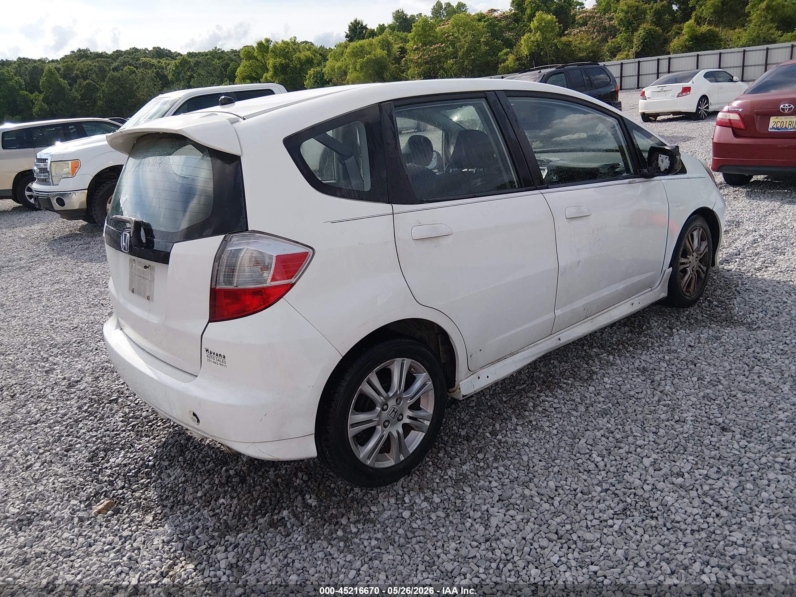 2011 Honda Fit Sport White vin: JHMGE8H57BC002004