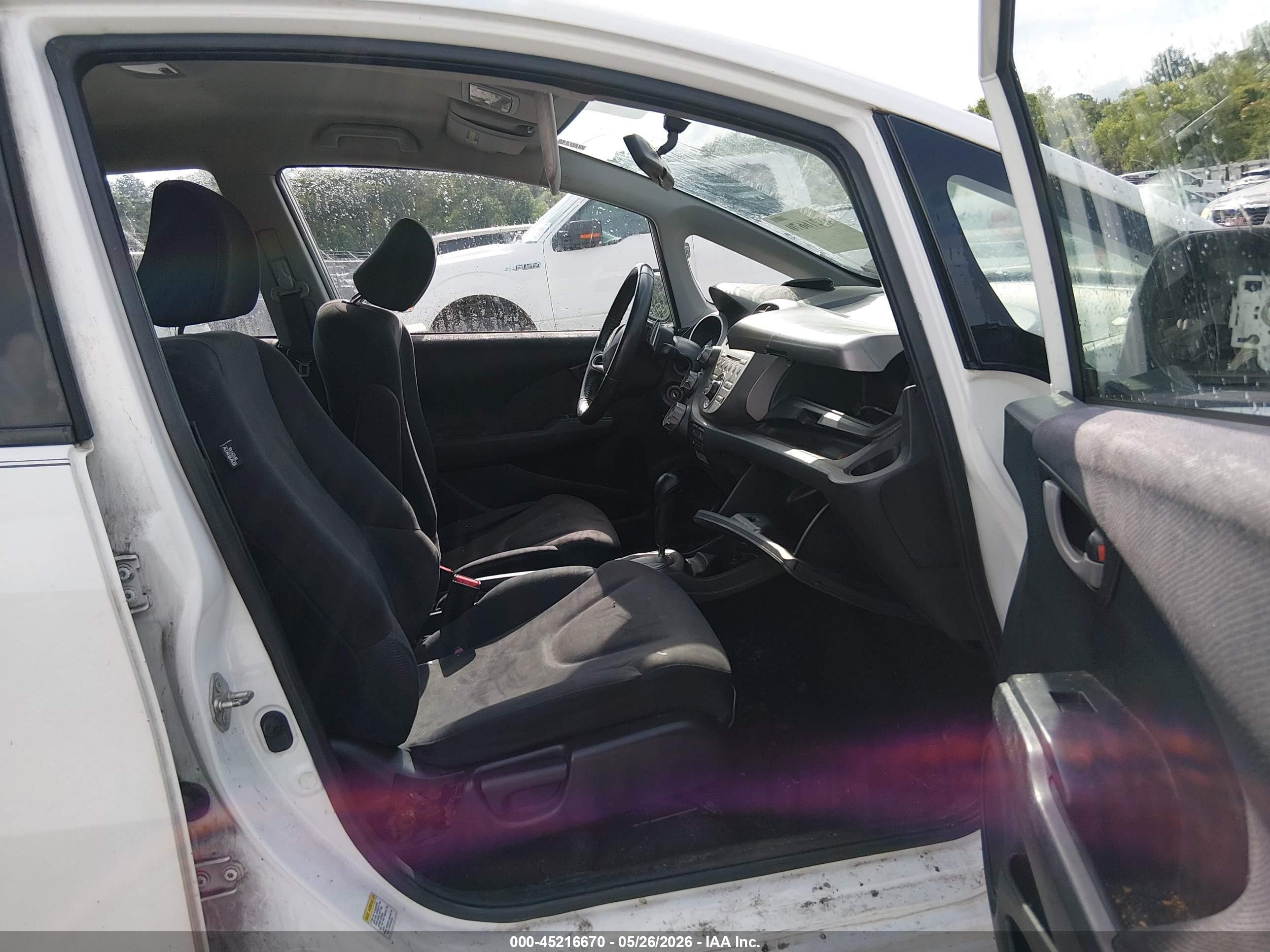 2011 Honda Fit Sport White vin: JHMGE8H57BC002004