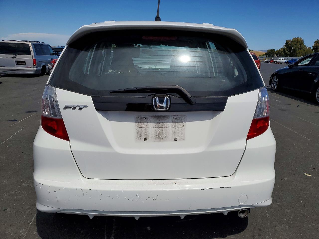 2011 Honda Fit Sport White vin: JHMGE8H57BC007901