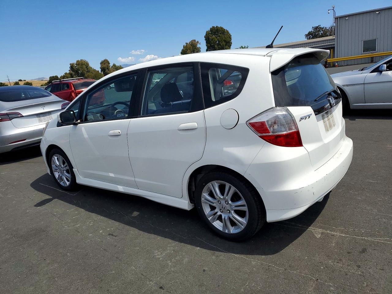 2011 Honda Fit Sport White vin: JHMGE8H57BC007901