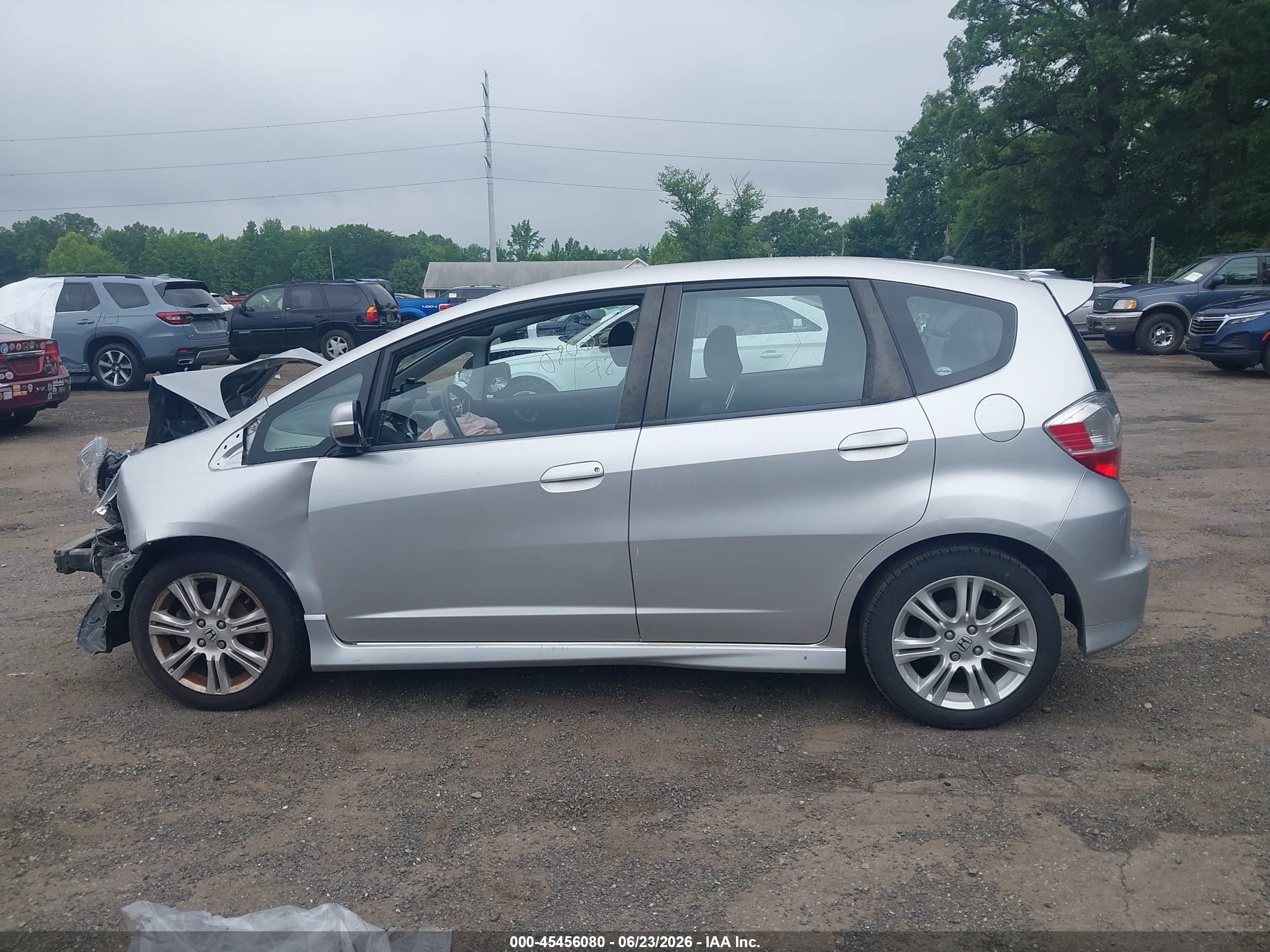 2011 Honda Fit Sport Silver vin: JHMGE8H57BC014167