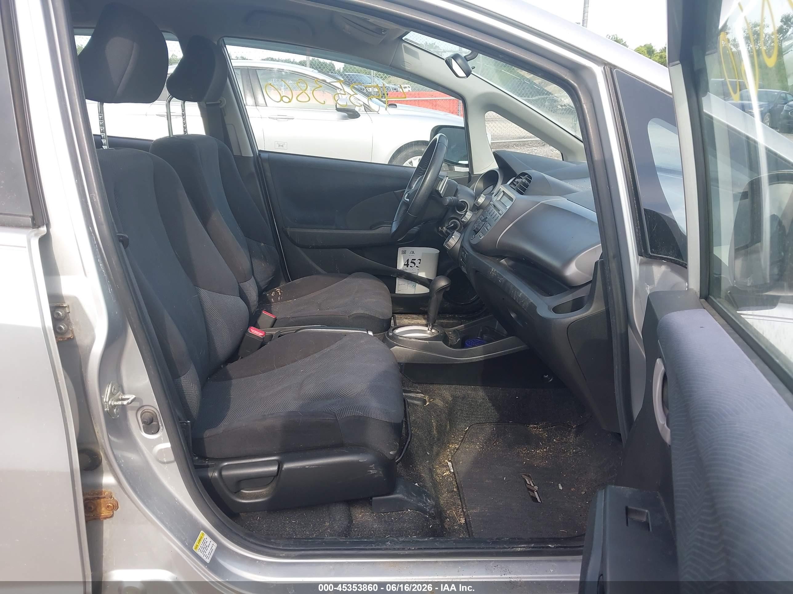2011 Honda Fit Sport Silver vin: JHMGE8H57BC017392