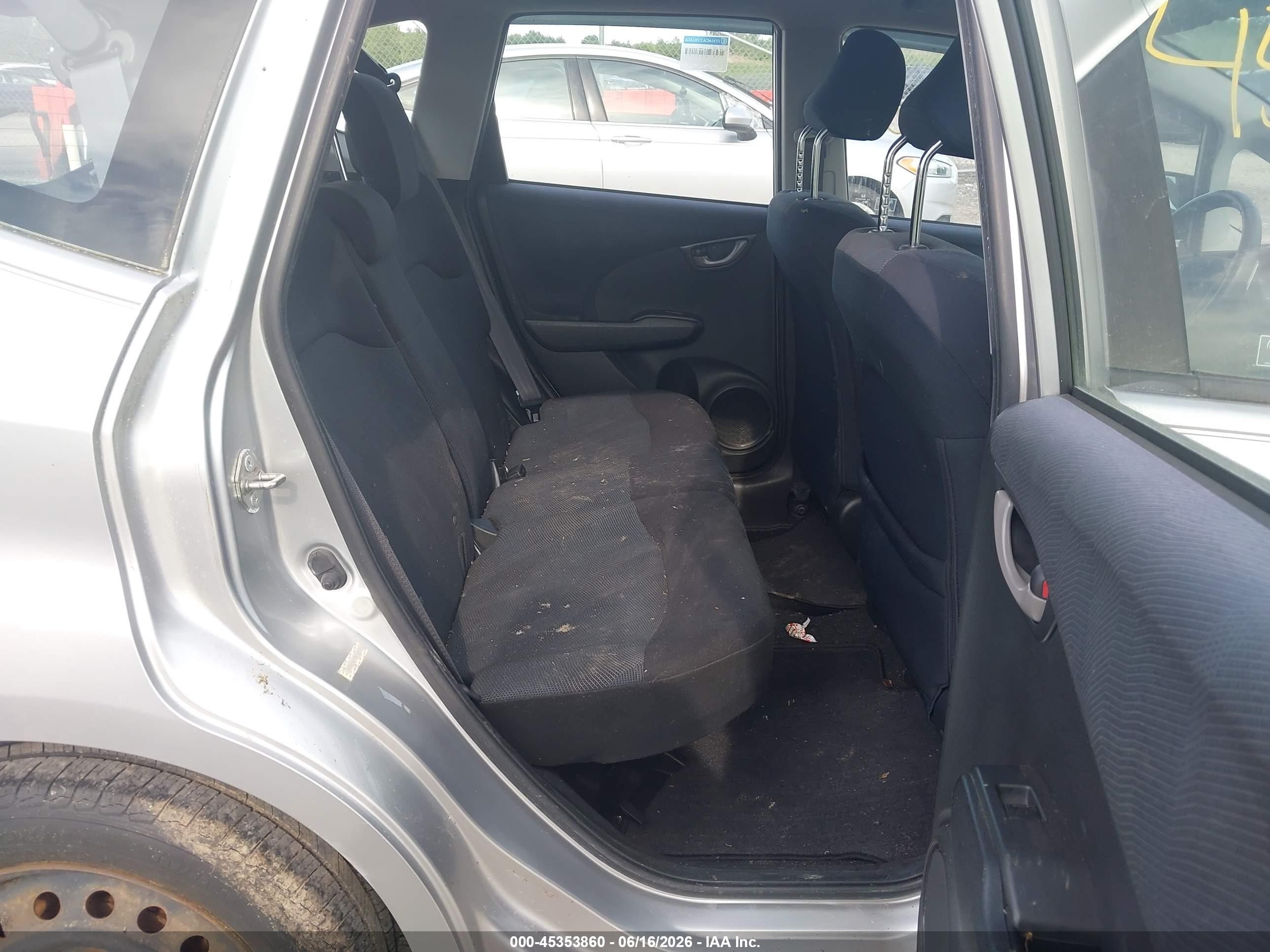2011 Honda Fit Sport Silver vin: JHMGE8H57BC017392