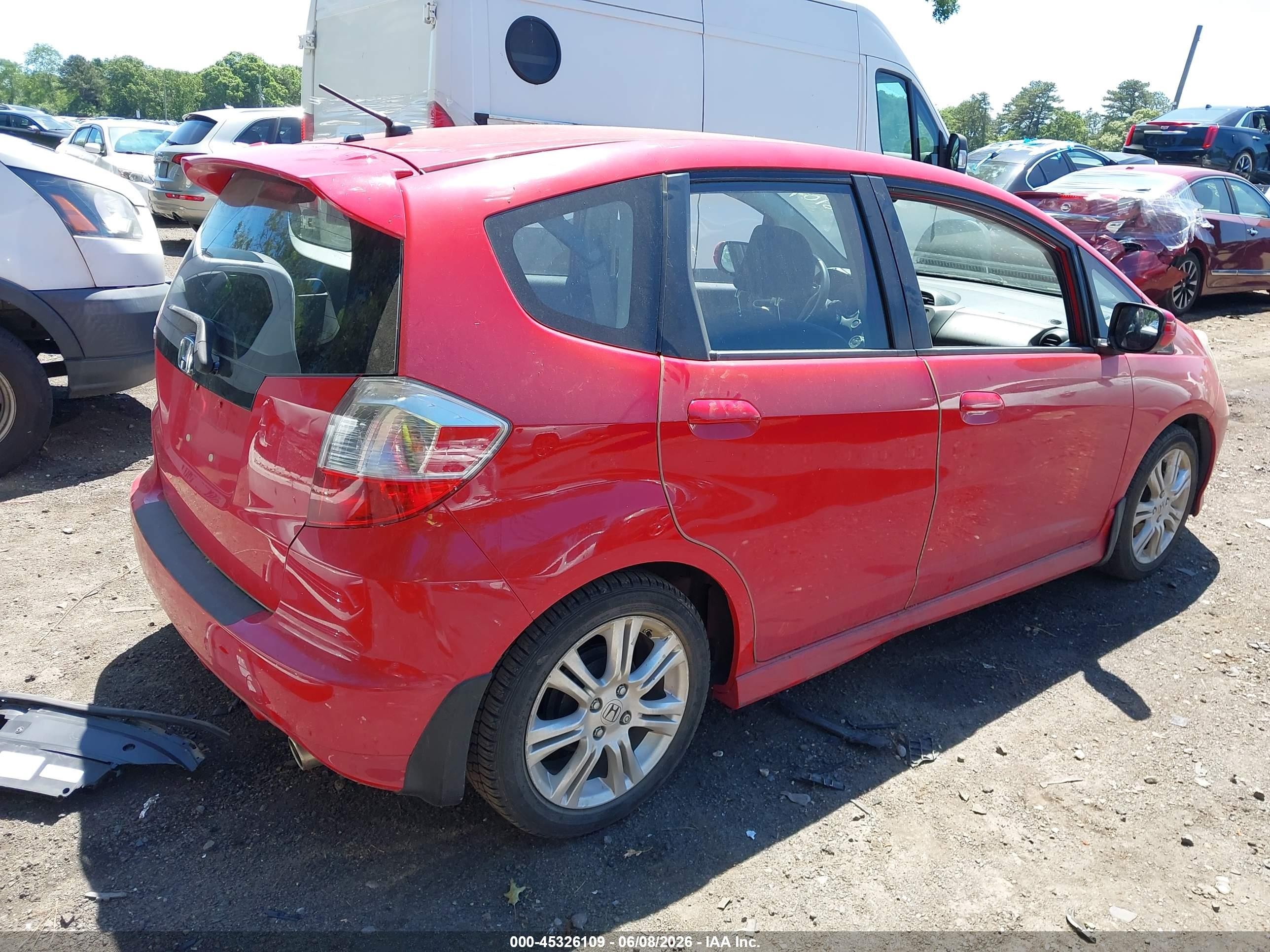 2011 Honda Fit Sport Красный vin: JHMGE8H57BC017831
