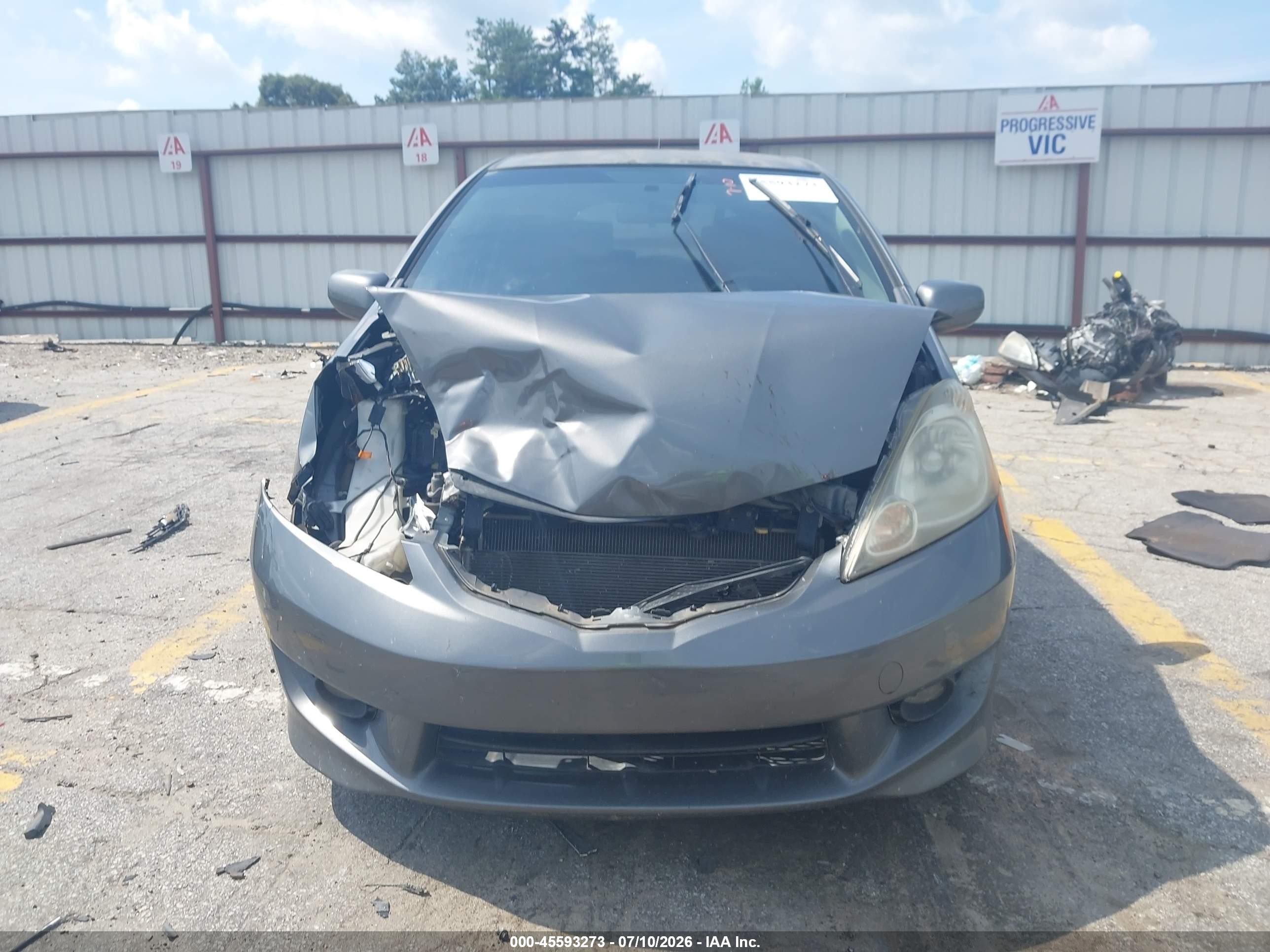 2011 Honda Fit Sport Gray vin: JHMGE8H57BS007841