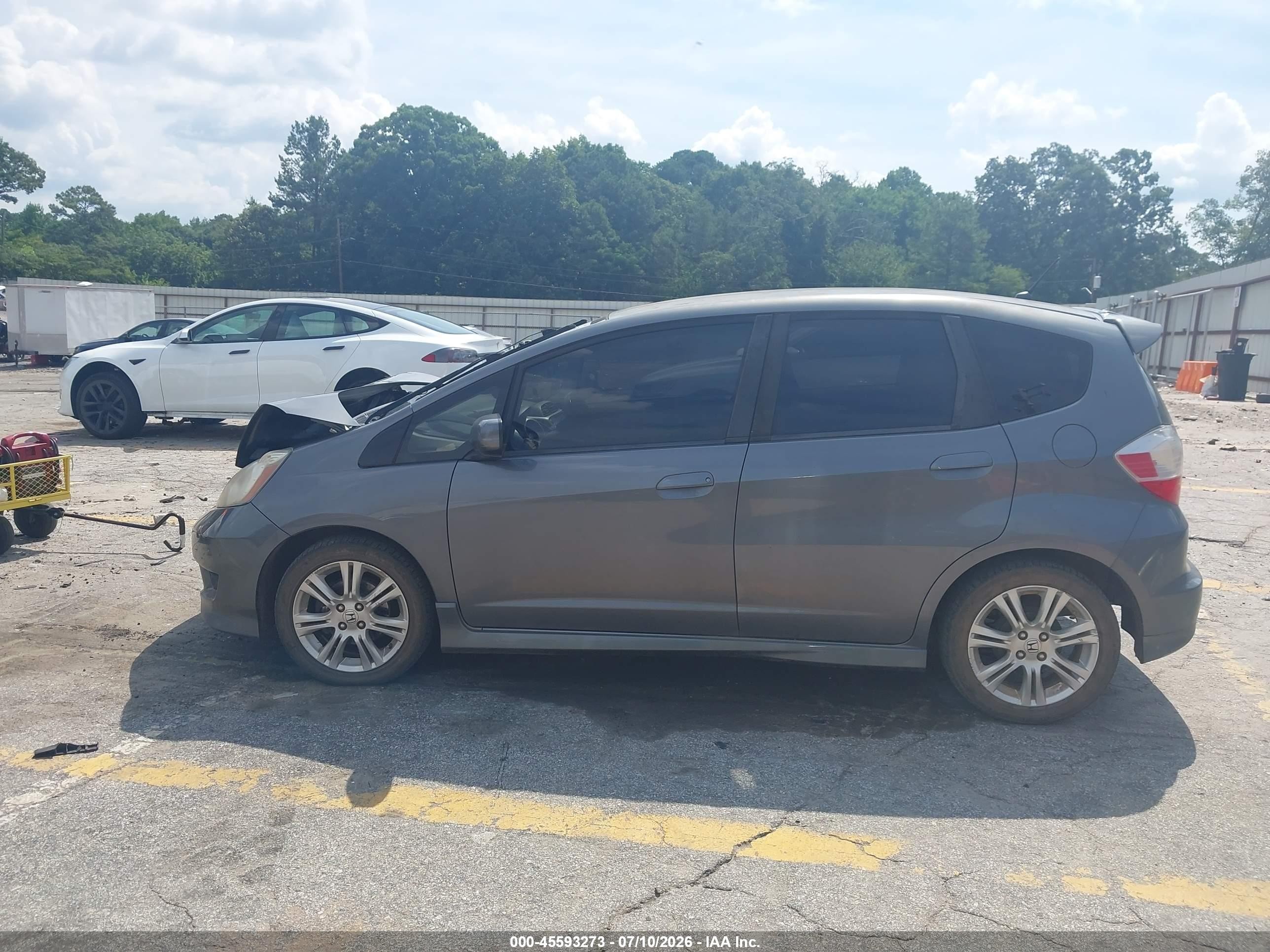 2011 Honda Fit Sport Gray vin: JHMGE8H57BS007841