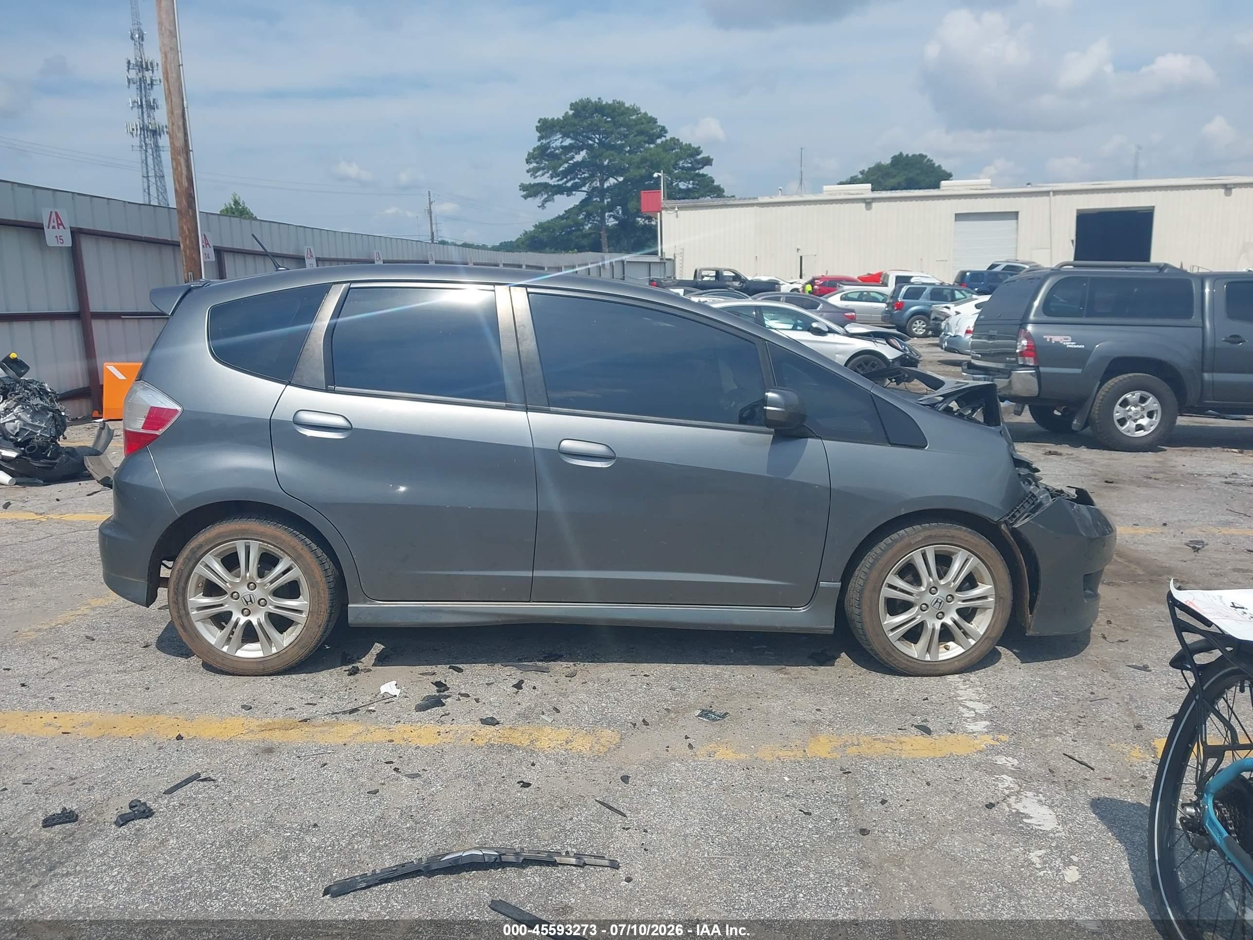 2011 Honda Fit Sport Gray vin: JHMGE8H57BS007841