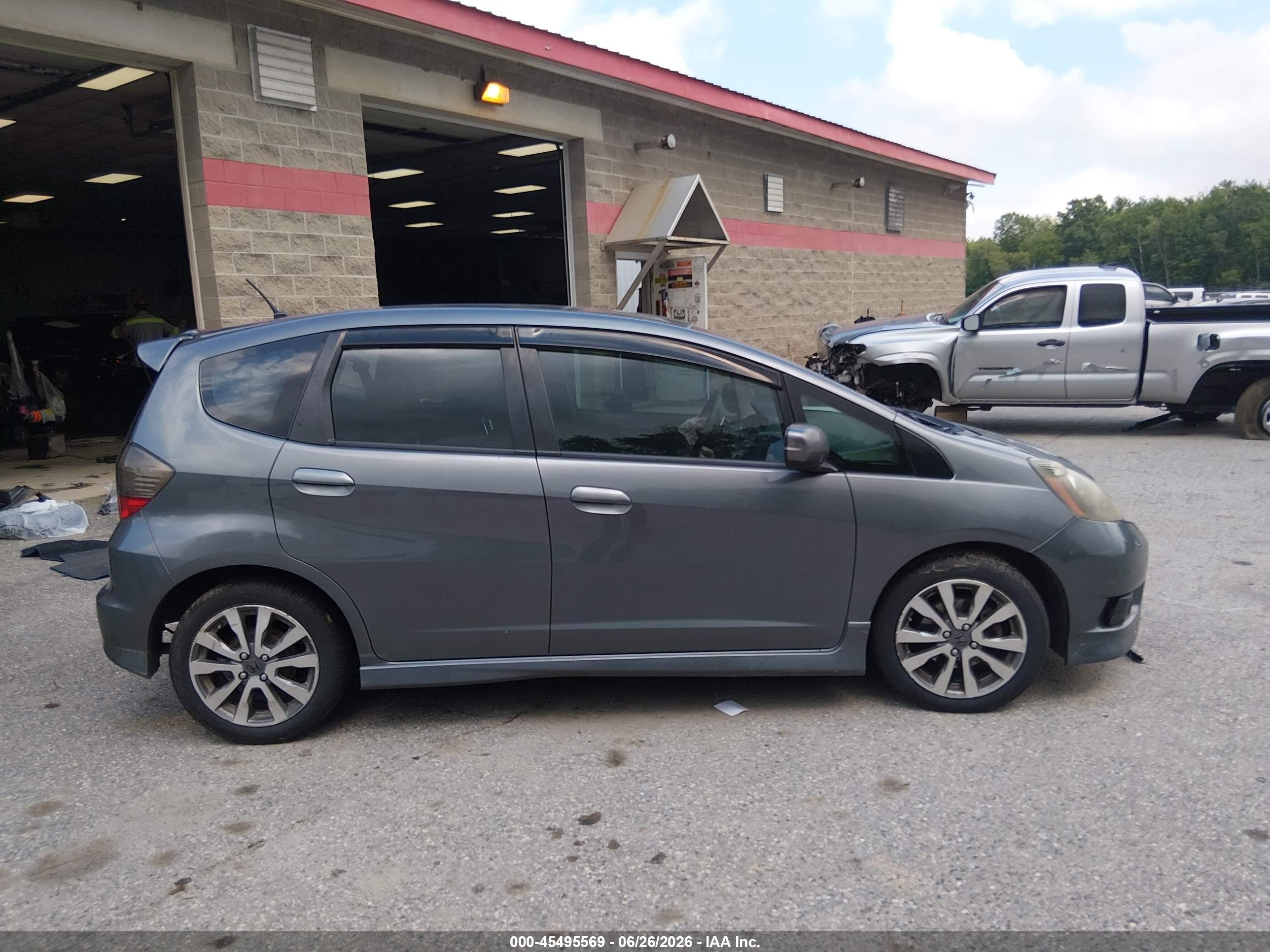 2012 Honda Fit Sport Gray vin: JHMGE8H57CC035151