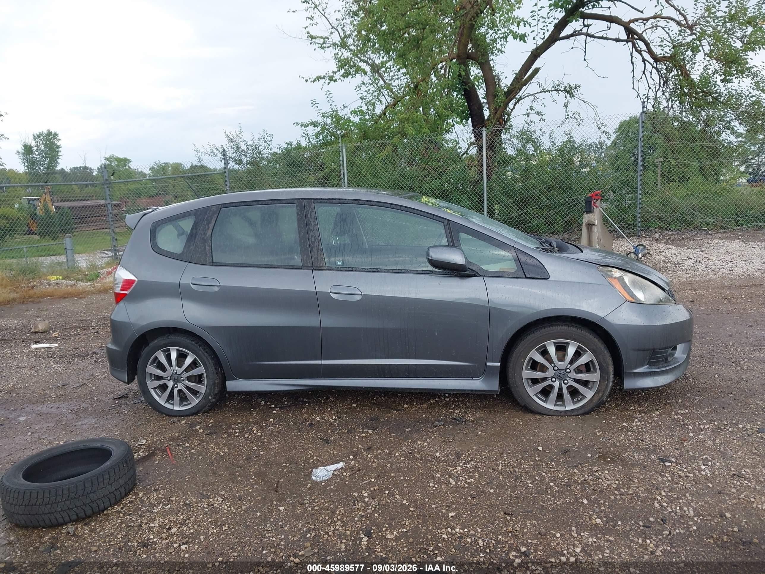2013 Honda Fit Sport Gray vin: JHMGE8H57DC041999
