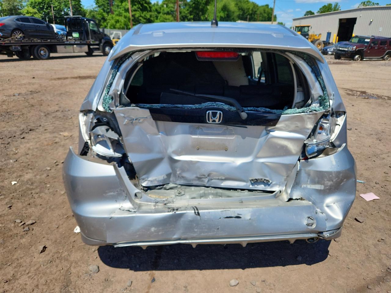 2013 Honda Fit Sport Silver vin: JHMGE8H57DC042781