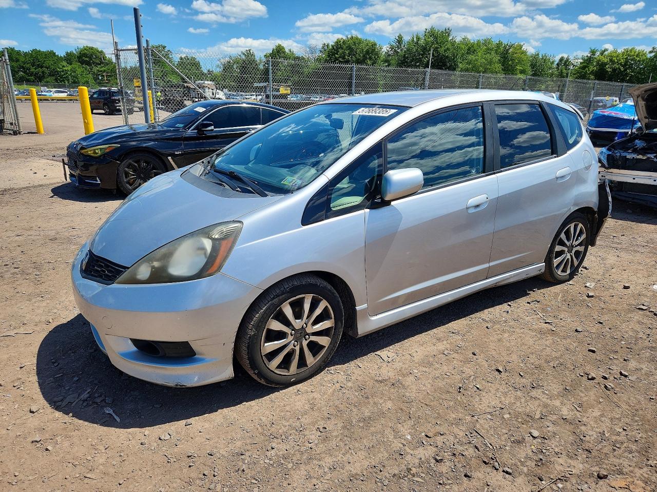 2013 Honda Fit Sport Silver vin: JHMGE8H57DC042781