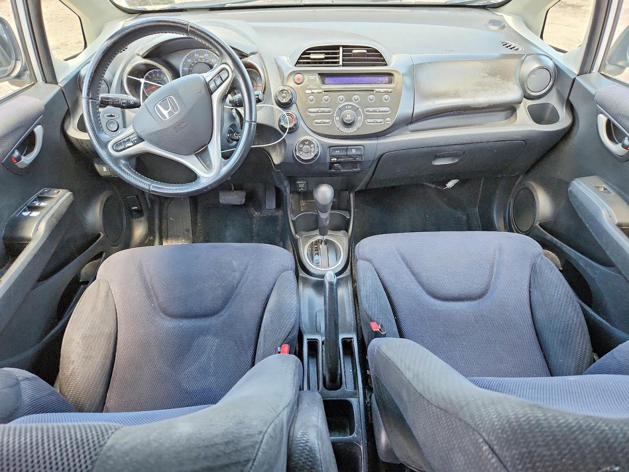 2013 Honda Fit Sport Silver vin: JHMGE8H57DC042781