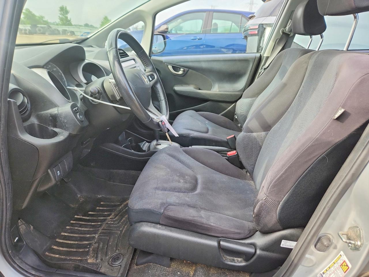 2011 Honda Fit Sport Silver vin: JHMGE8H58BS002180