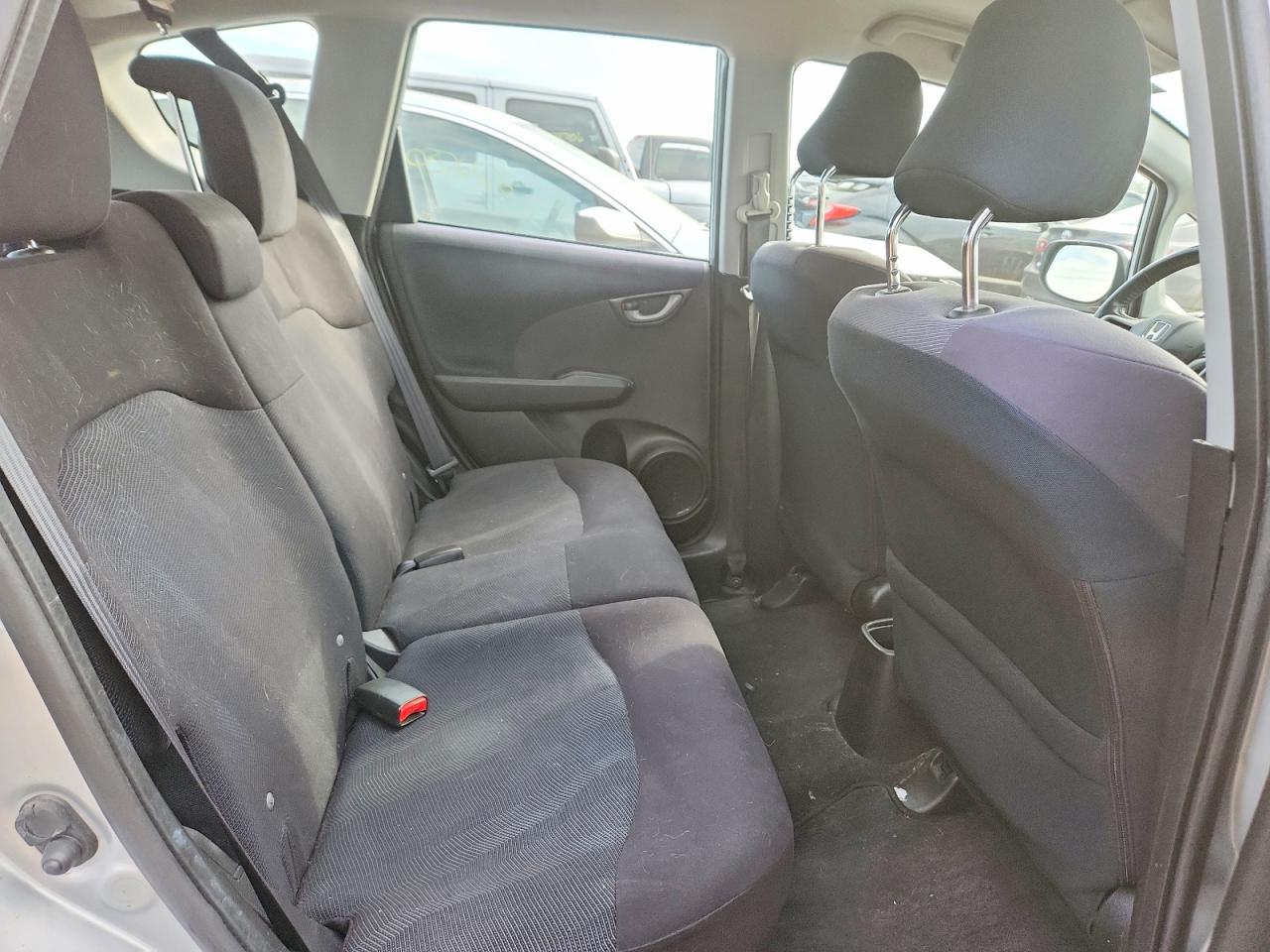 2011 Honda Fit Sport Silver vin: JHMGE8H58BS002180