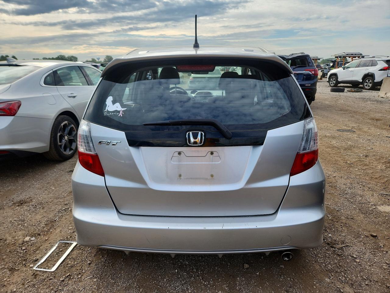 2011 Honda Fit Sport Silver vin: JHMGE8H58BS002180