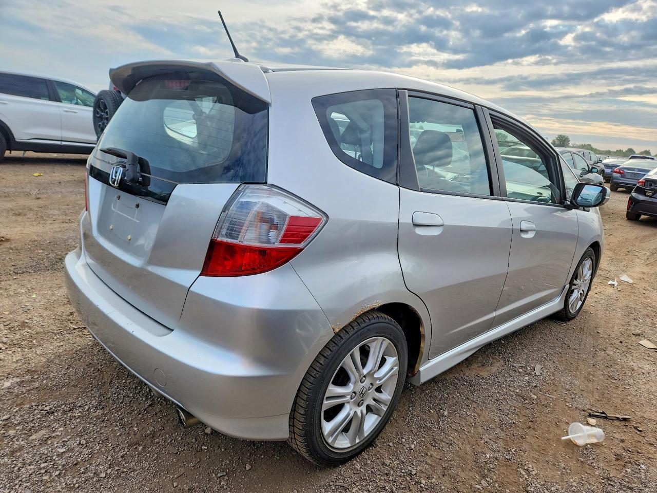 2011 Honda Fit Sport Silver vin: JHMGE8H58BS002180