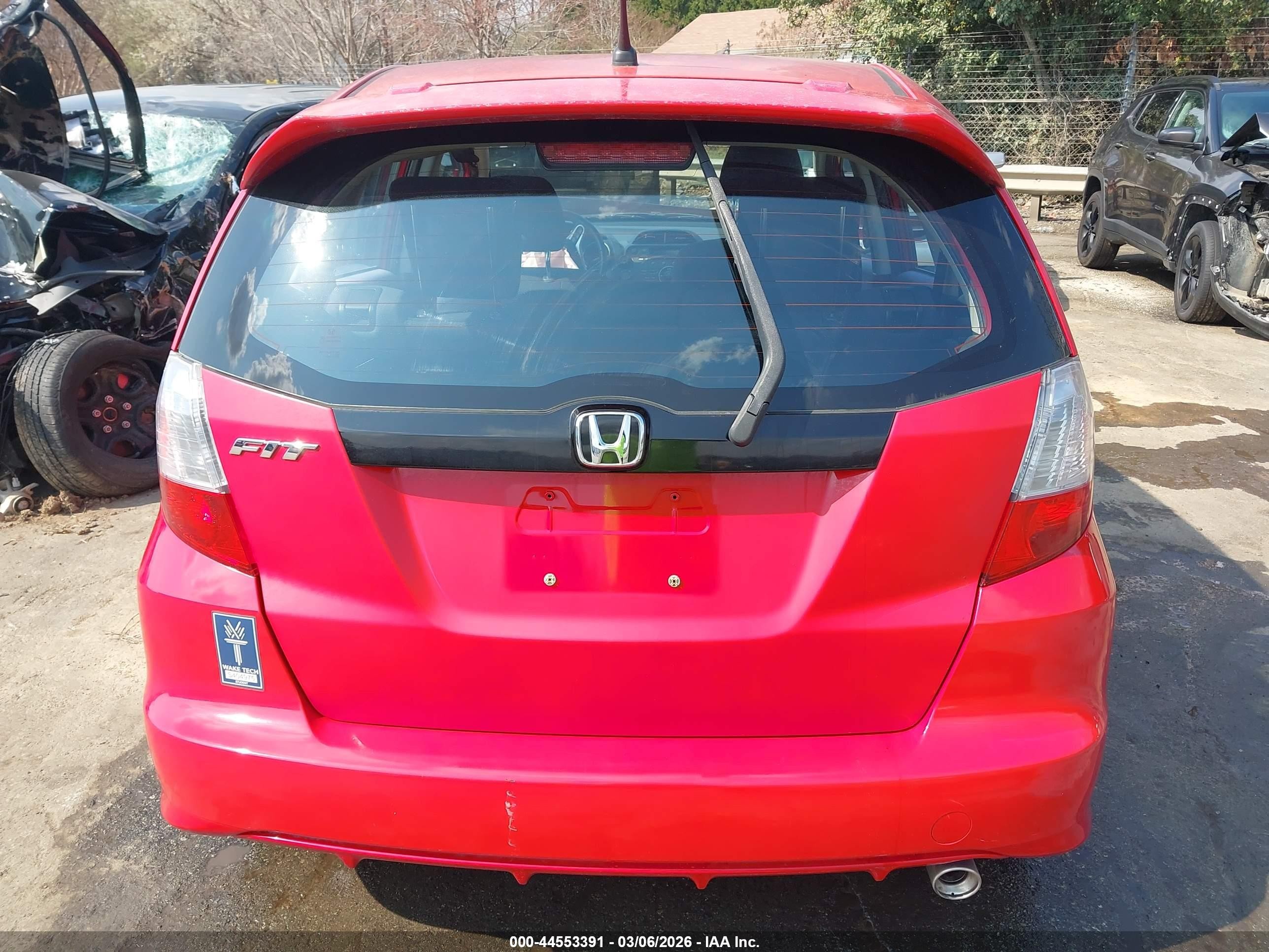 2012 Honda Fit Sport Red vin: JHMGE8H58CC014082