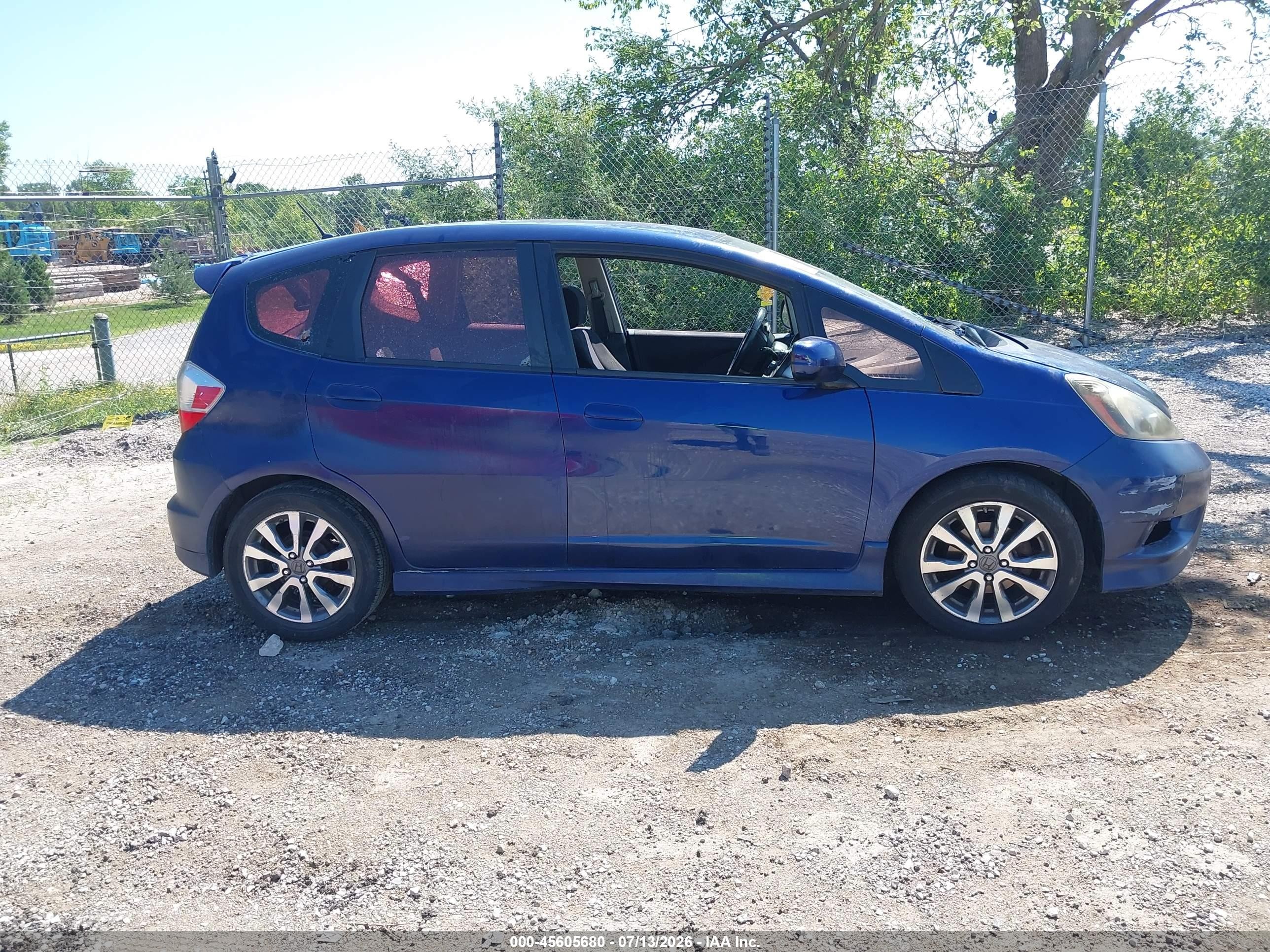 2012 Honda Fit Sport Blue vin: JHMGE8H58CC020285