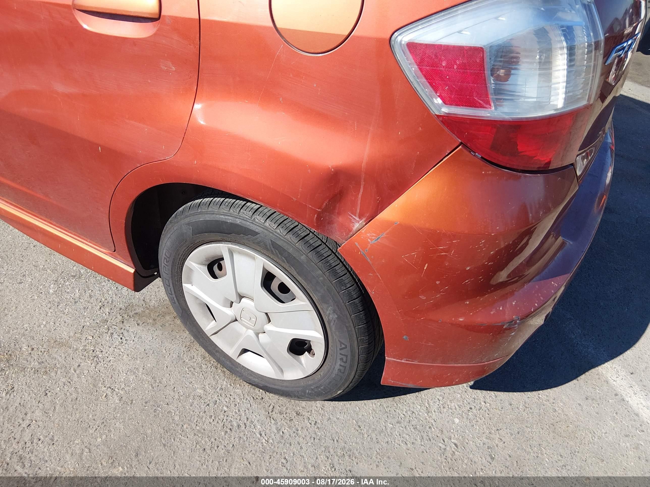 2012 Honda Fit Sport Orange vin: JHMGE8H58CC027947