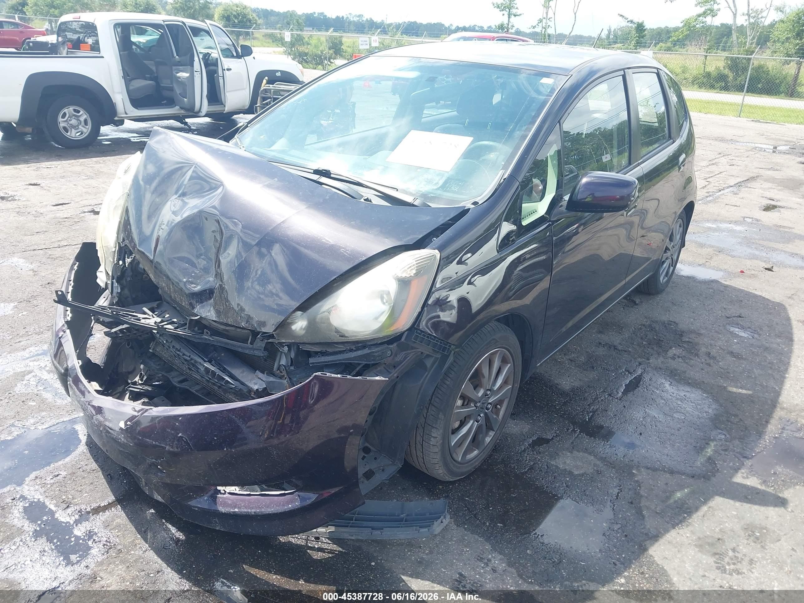 2013 Honda Fit Sport Фиолетовый vin: JHMGE8H58DC001608