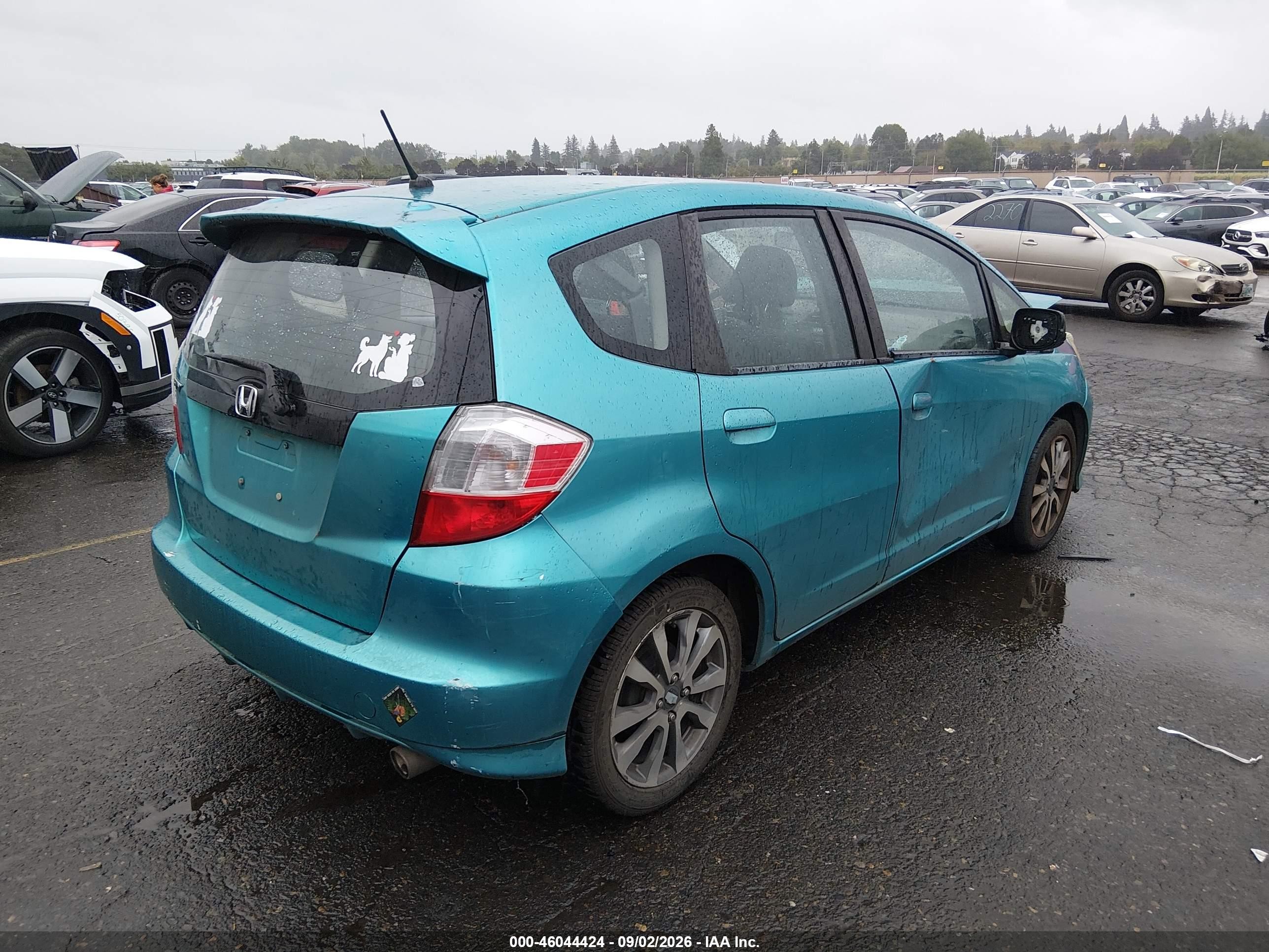 2013 Honda Fit Sport Teal vin: JHMGE8H58DC006985