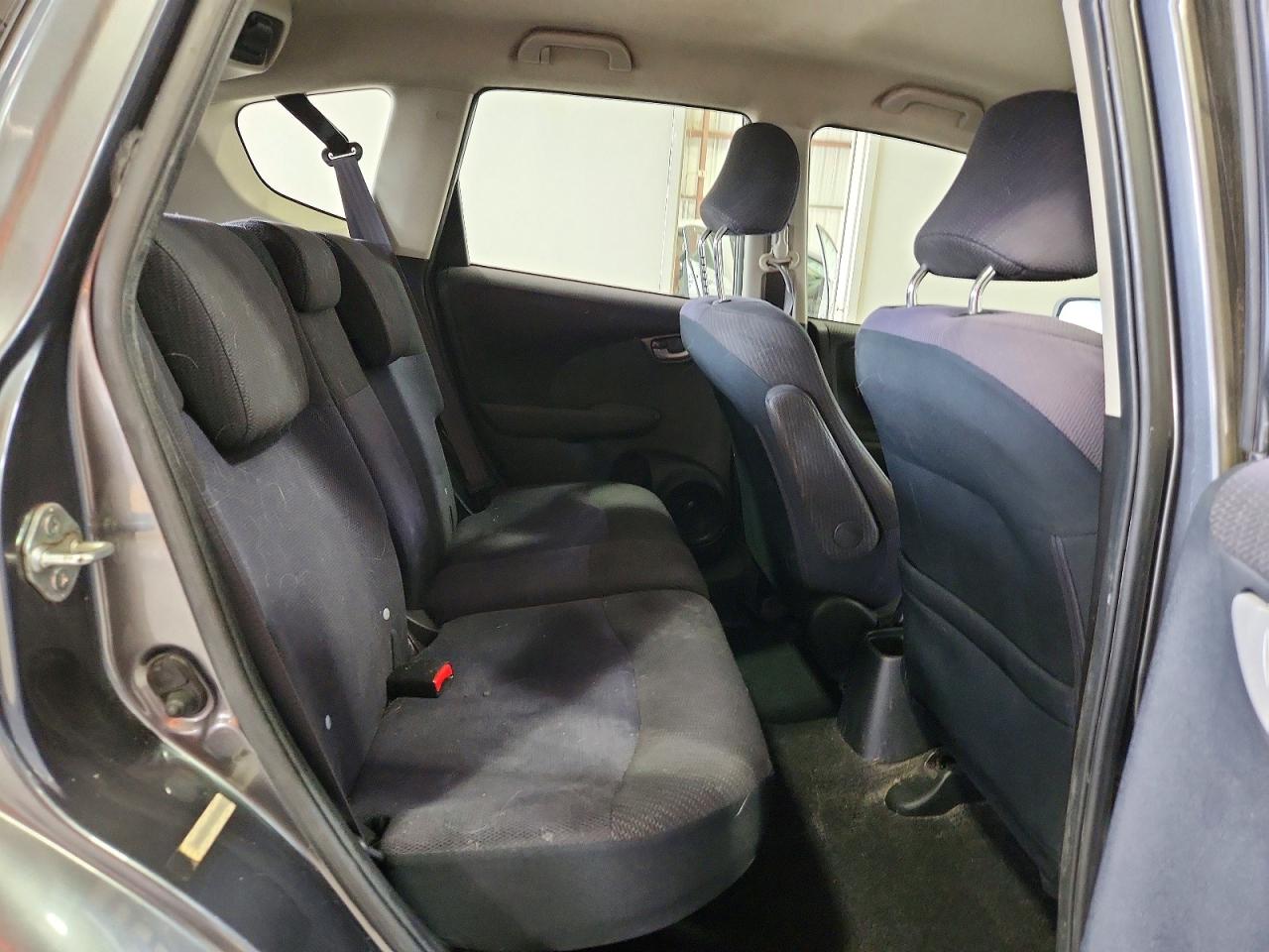 2013 Honda Fit Sport Gray vin: JHMGE8H58DC021468