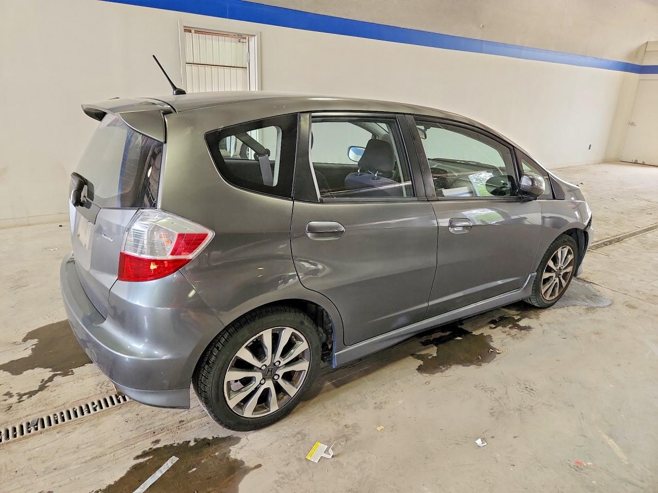 2013 Honda Fit Sport Gray vin: JHMGE8H58DC021468
