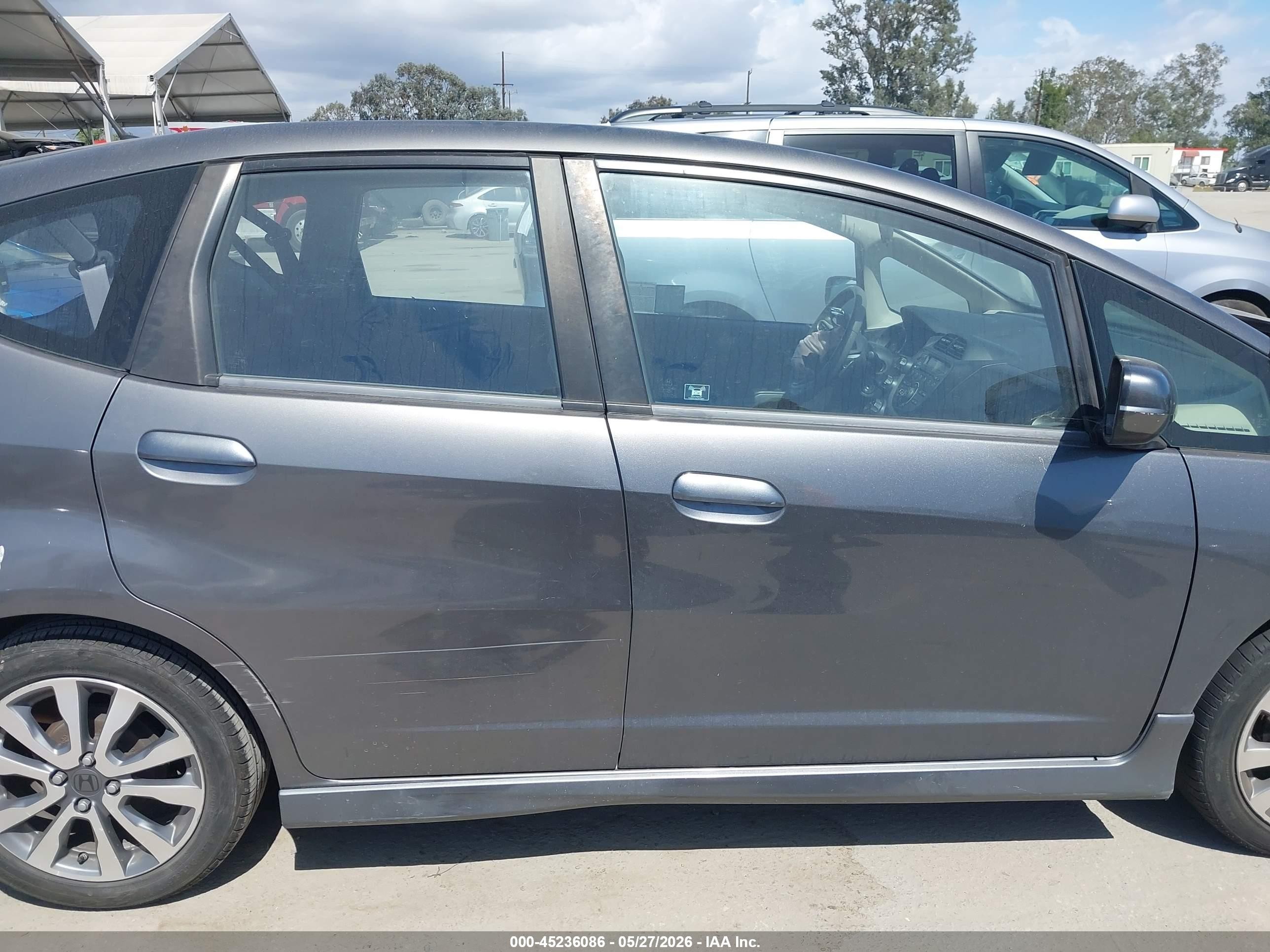 2013 Honda Fit Sport Серый vin: JHMGE8H58DC046659