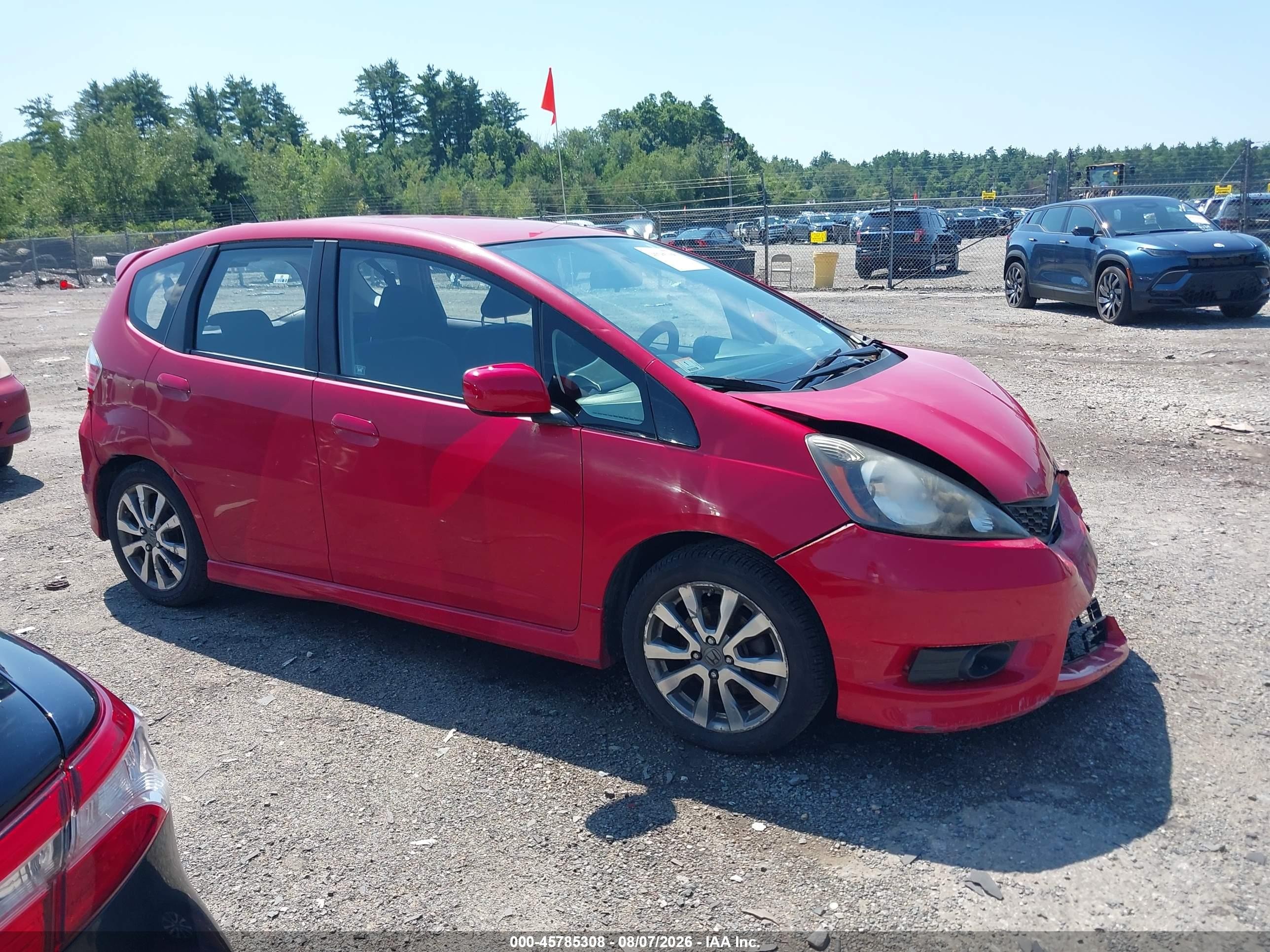 2013 Honda Fit Sport Red vin: JHMGE8H58DC073098