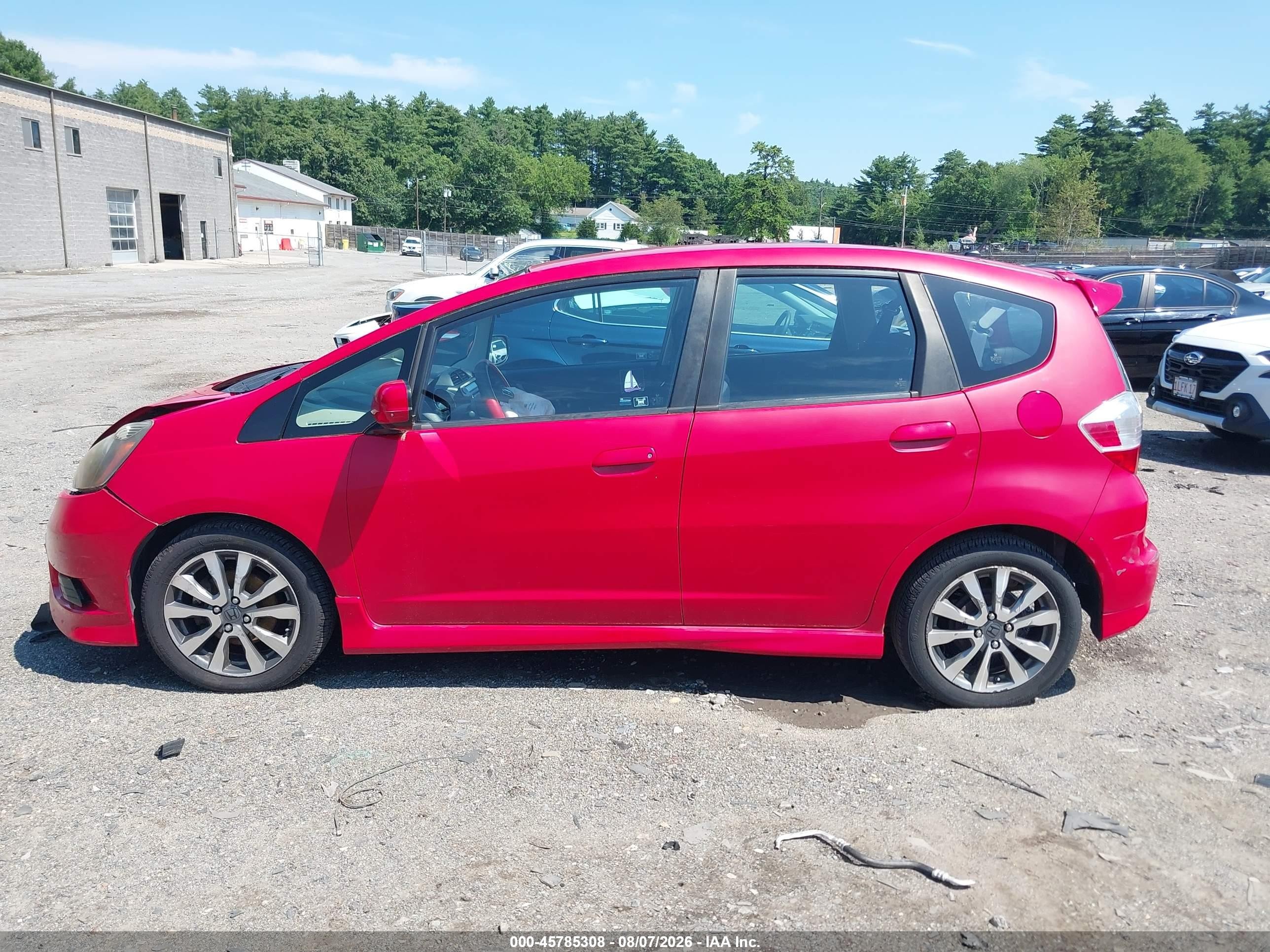 2013 Honda Fit Sport Red vin: JHMGE8H58DC073098