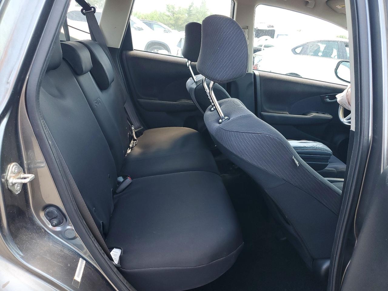 2013 Honda Fit Sport Gray vin: JHMGE8H58DC077202