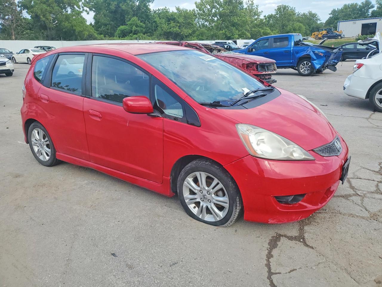 2011 Honda Fit Sport Красный vin: JHMGE8H59BC026644